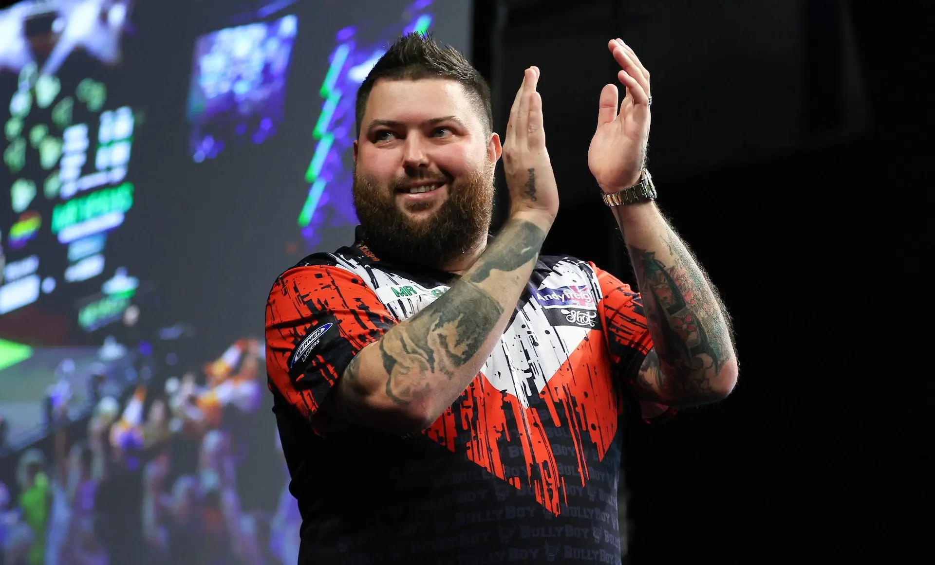 „Ich spiele schlecht, aber ich gewinne trotzdem“ – Michael Smith übersteht Thriller gegen Chris Dobey und steht im Viertelfinale