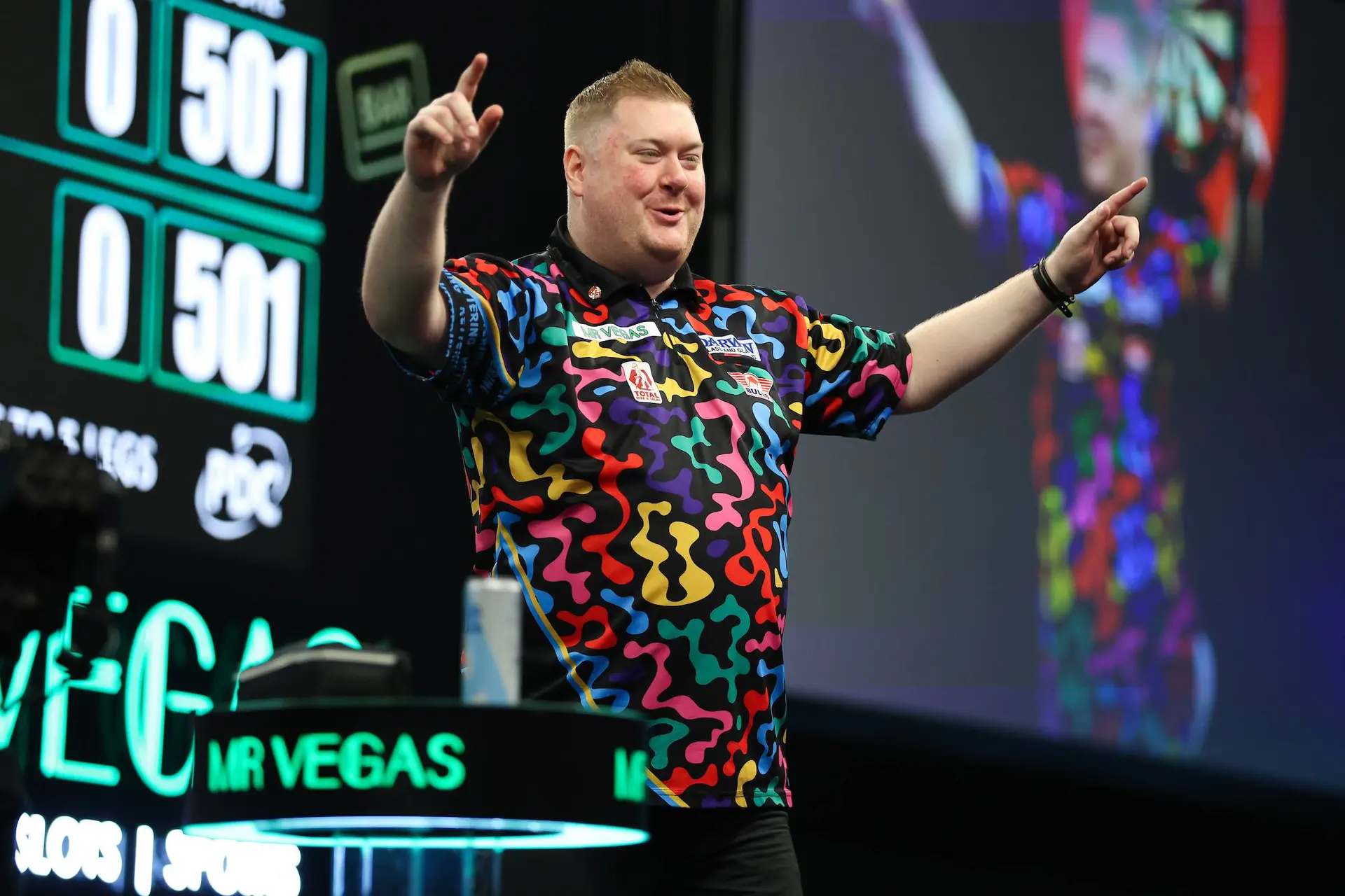 „Ich sollte eigentlich gar nicht hier sein“ - Ricky Evans überrascht mit Sieg gegen Gerwyn Price