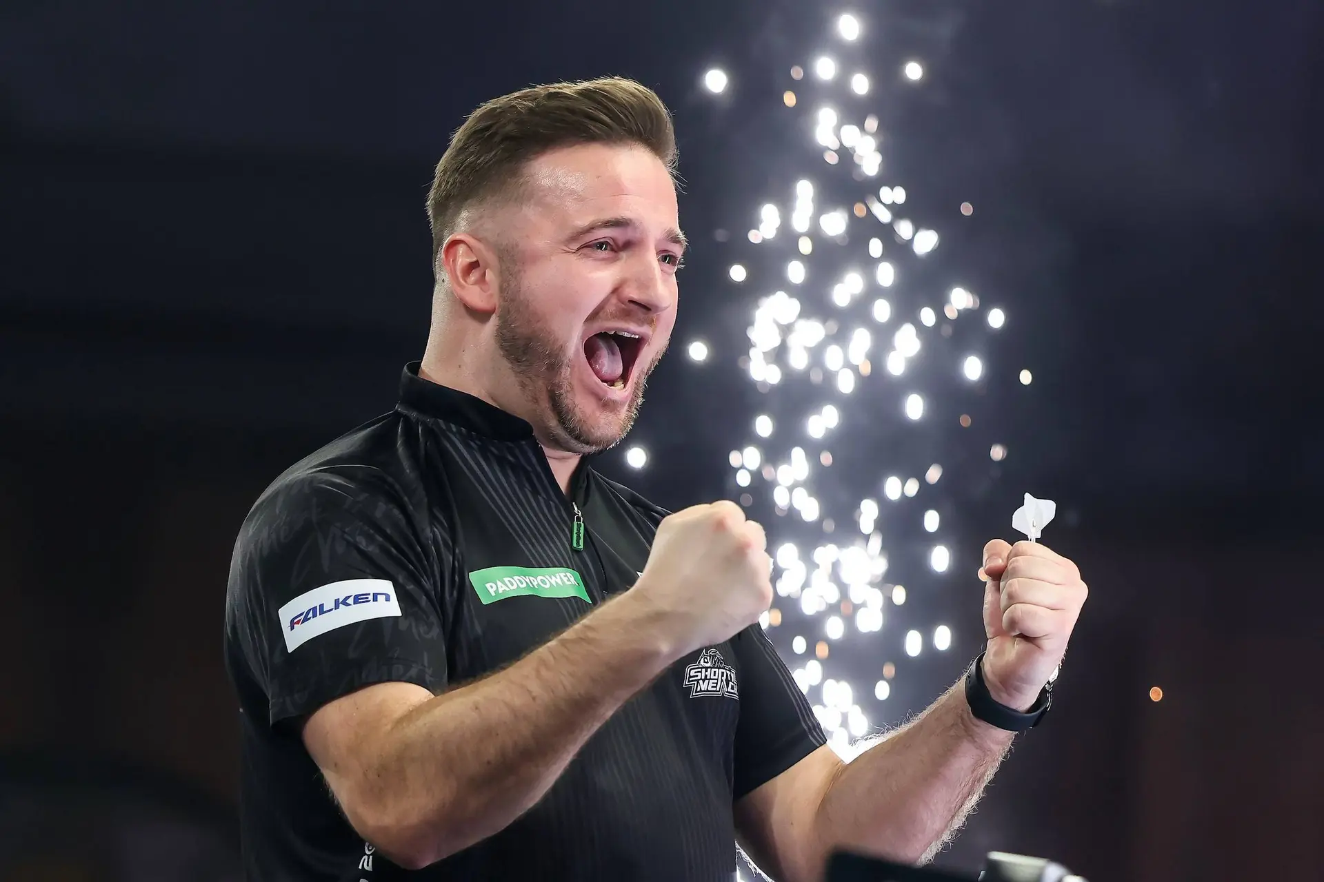 Arno Merk triumphiert bei der Q-School und krönt sich in Kalkar zum PDC-Profi