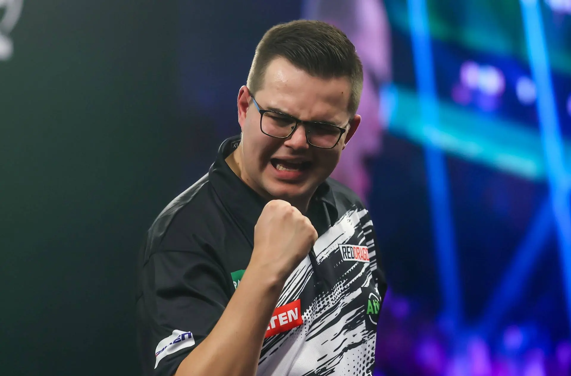„Er spielte wie ein Top-10-Spieler“ – Van der Voort schwärmt von Gian van Veen nach Monsterpartie mit 108er-Average