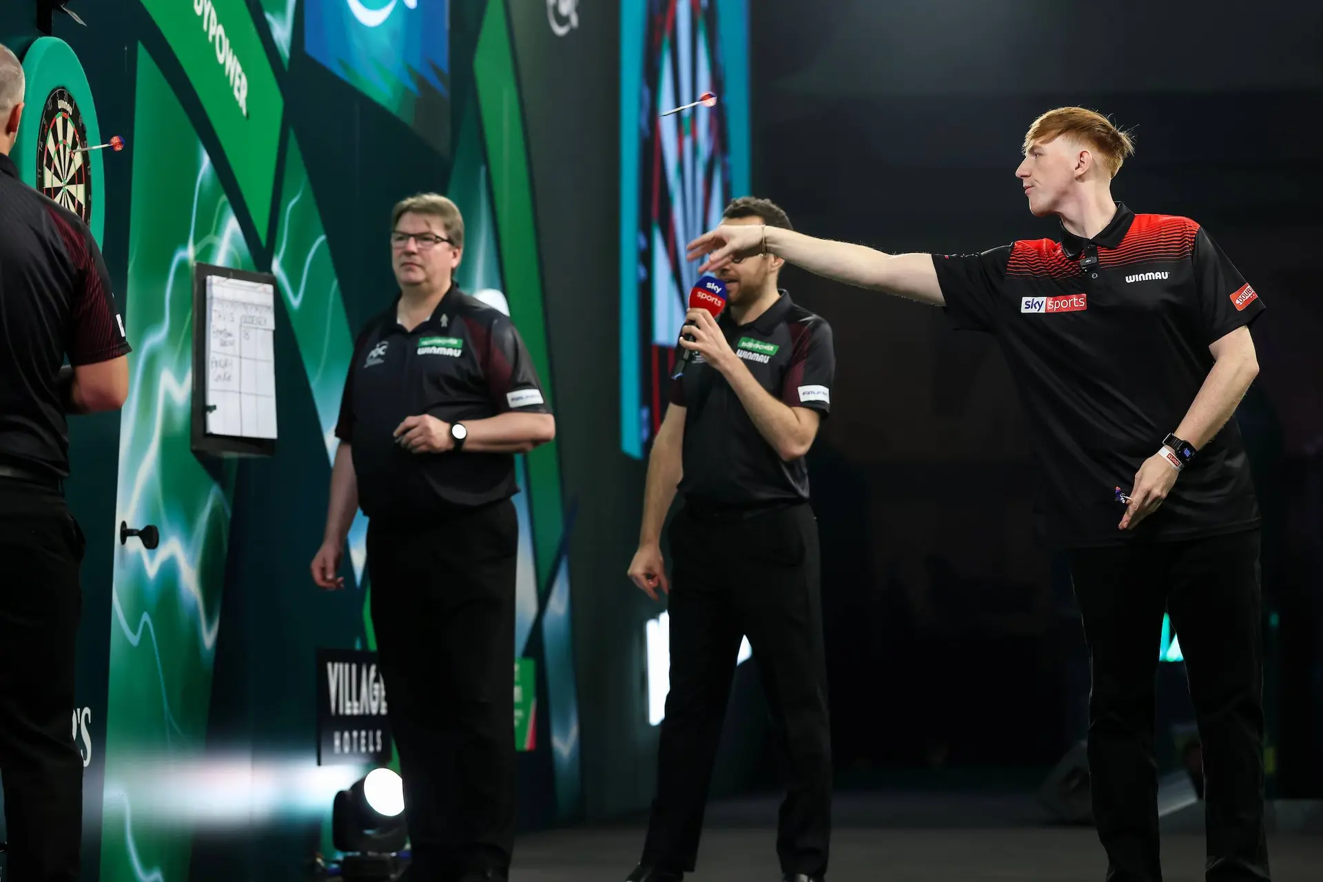 Geht ein bekannter Streamer und guter Freund von Luke Littler zur Q-School? „Das wäre gut für den Dartsport“