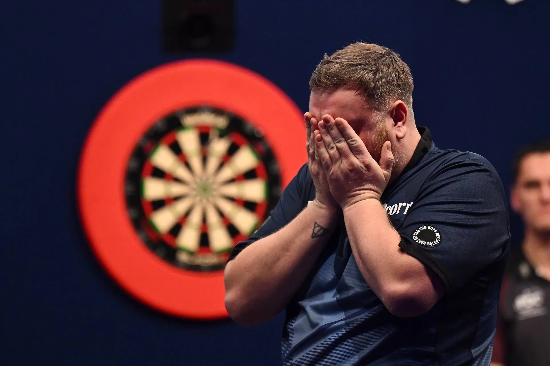 „Ich habe in Teilen meiner Finger kein Gefühl, ich habe einen massiven Fehler gemacht“: Cameron Menzies bereut Tischschlag bei der Darts WM