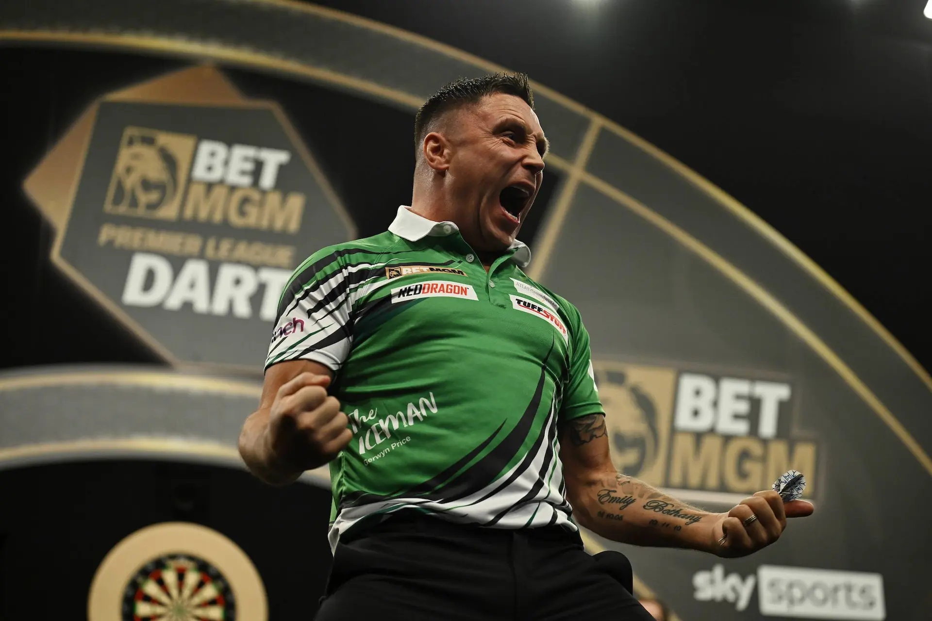 Premier League Darts: Gerwyn Price triumphiert mit Gala-Auftritt in Manchester – Zoff zwischen Luke Littler und Gian van Veen sorgt für Aufsehen