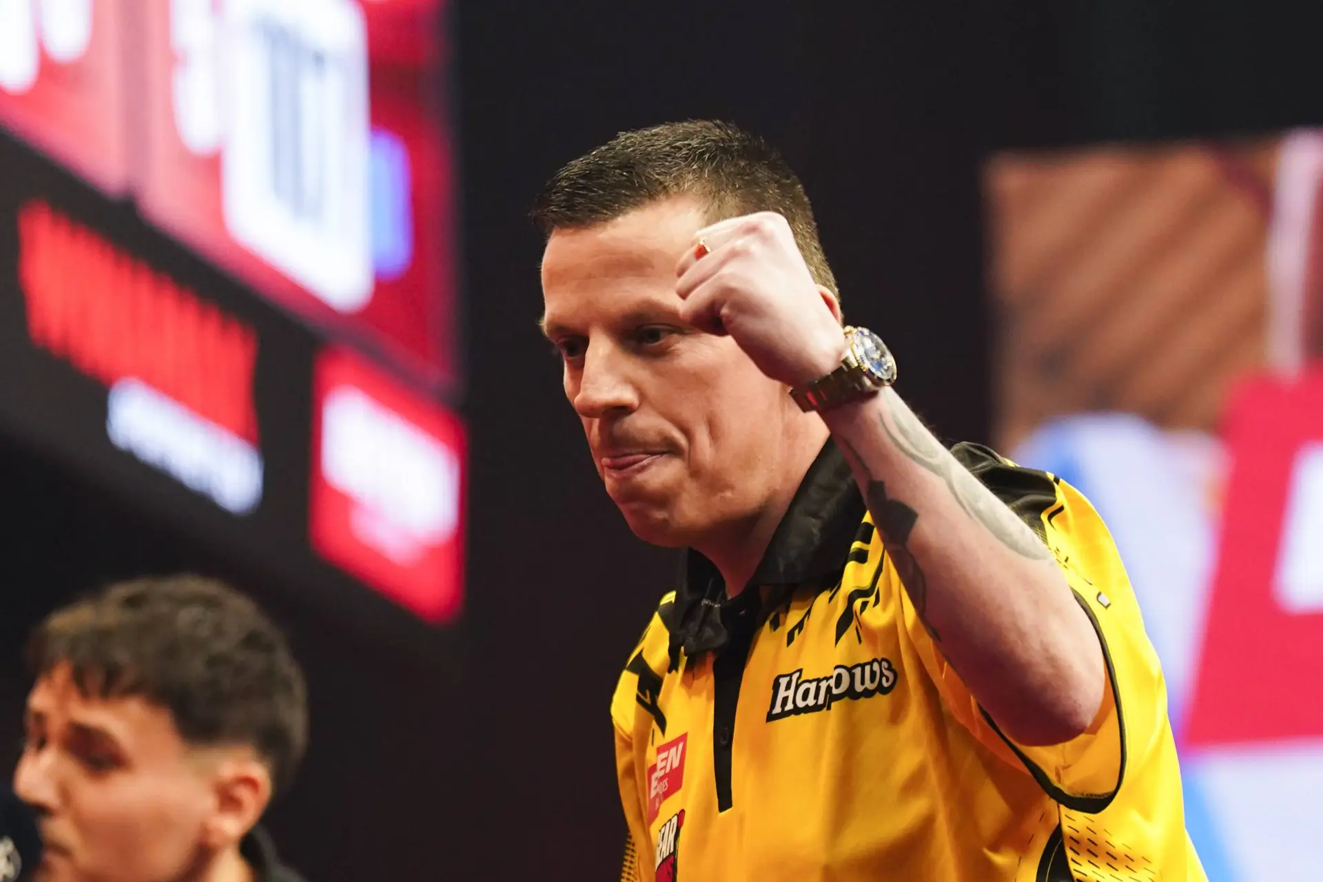 „Wow, das ist wirklich ein grauenhaftes Design“ – Dave Chisnall nicht überzeugt von seinem neuen Trikot