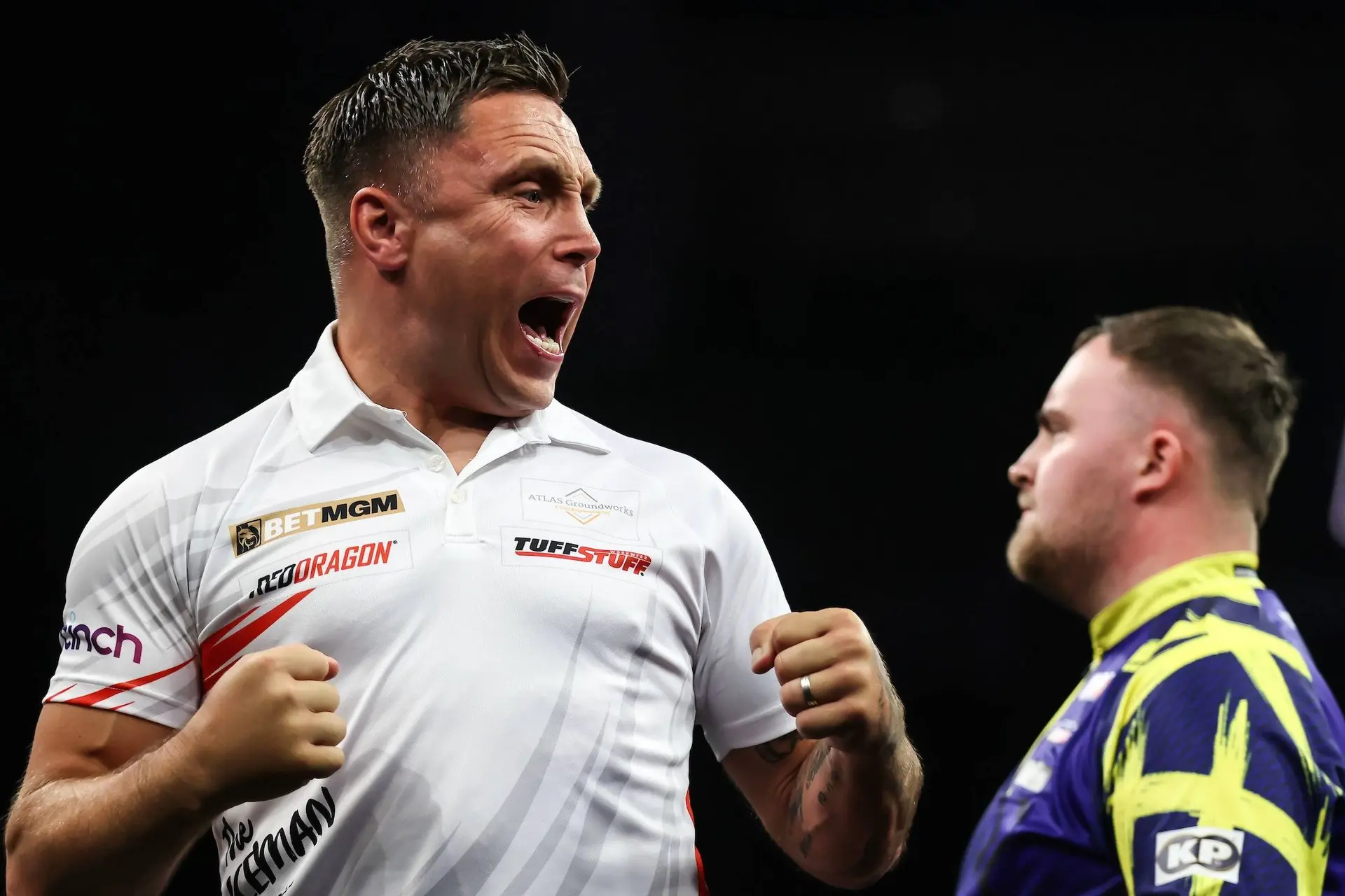 Gerwyn Price brüllt in Richtung Publikum