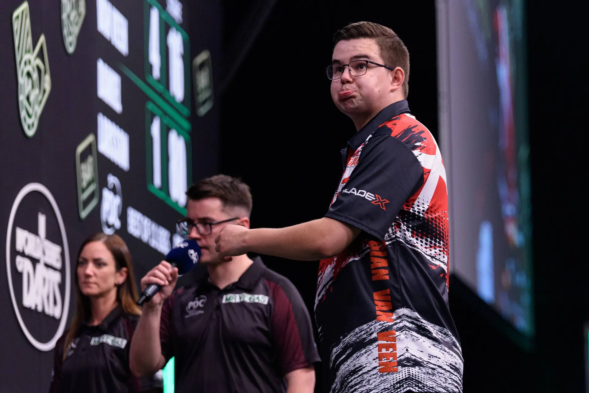 „Ich hatte die Hoffnung, dass er etwas besser aus dem World Cup of Darts kommen würde“ – Vincent van der Voort sieht Gian van Veen mit sich selbst kämpfen