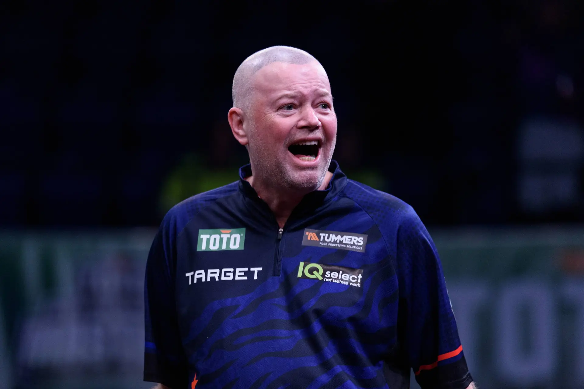 Raymond van Barneveld genießt einen Ausflug mit seiner Frau, um ein besonderes Jubiläum zu feiern