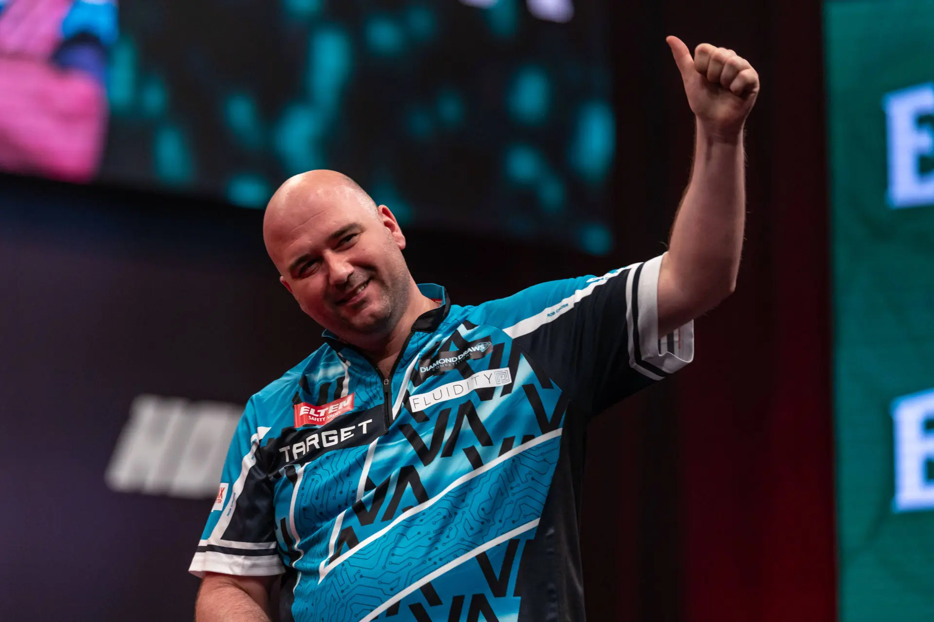 „Man muss manchmal etwas Gutes aus einer schwierigen Situation machen“ – Rob Cross bezwingt Gian van Veen und trifft nun erneut auf einen Niederländer