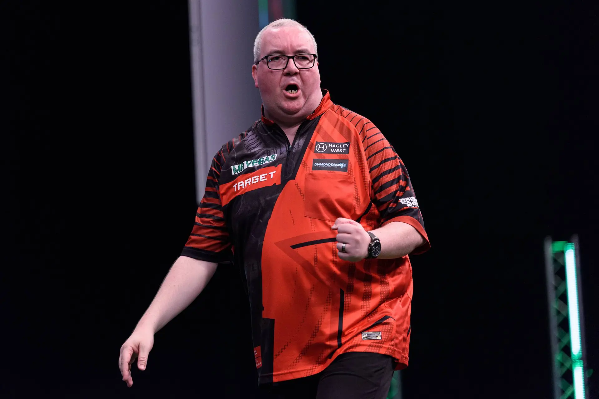 „Früher gewann man mit einem 100+ Average fast sicher ein Turnier, jetzt scheitert man manchmal schon in Runde 1“ – Stephen Bunting sieht, dass das Niveau weiter steigt