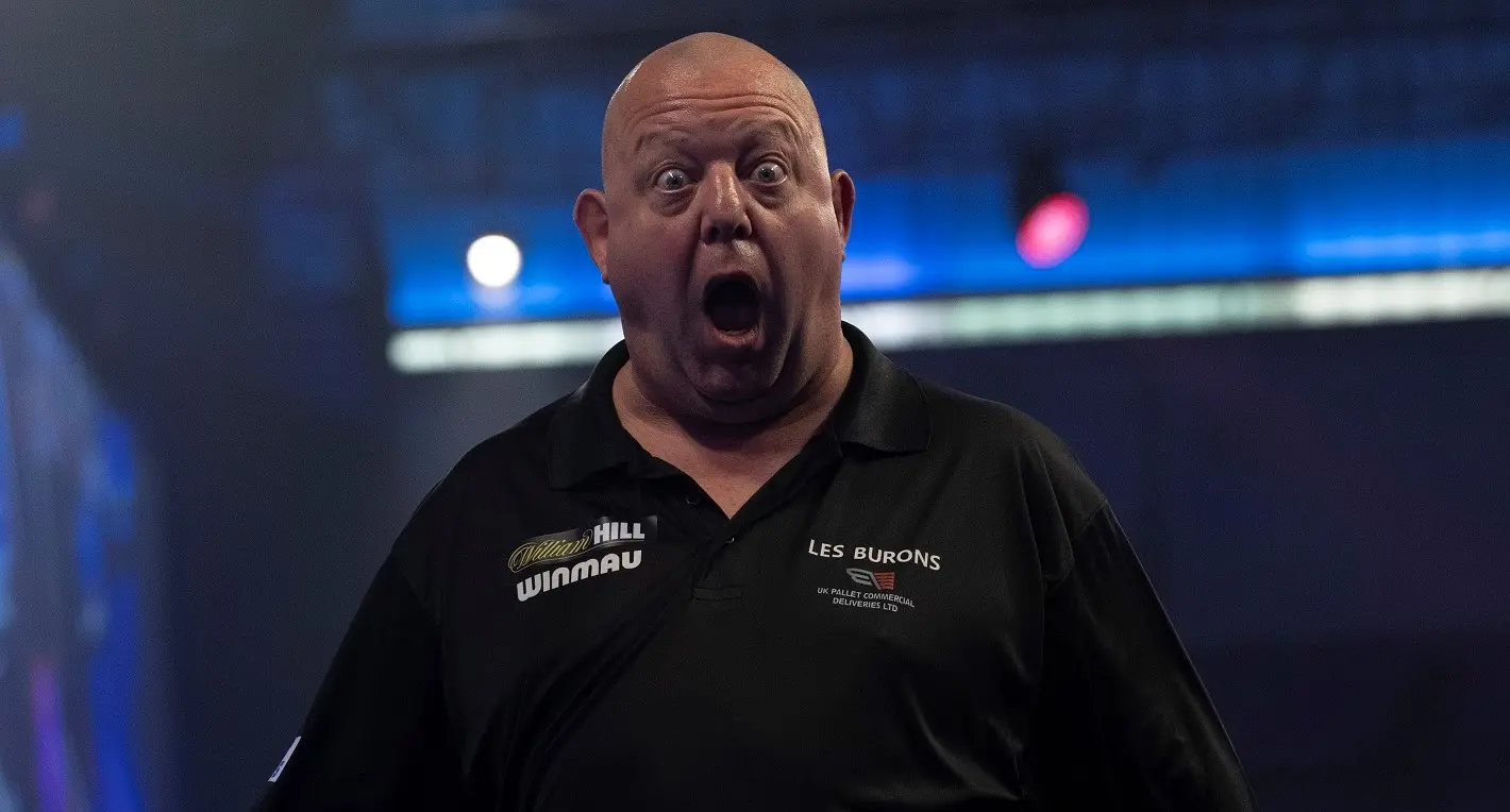 Mervyn King op valreep verzekerd van WK-deelname na spannende apotheose op Challenge Tour