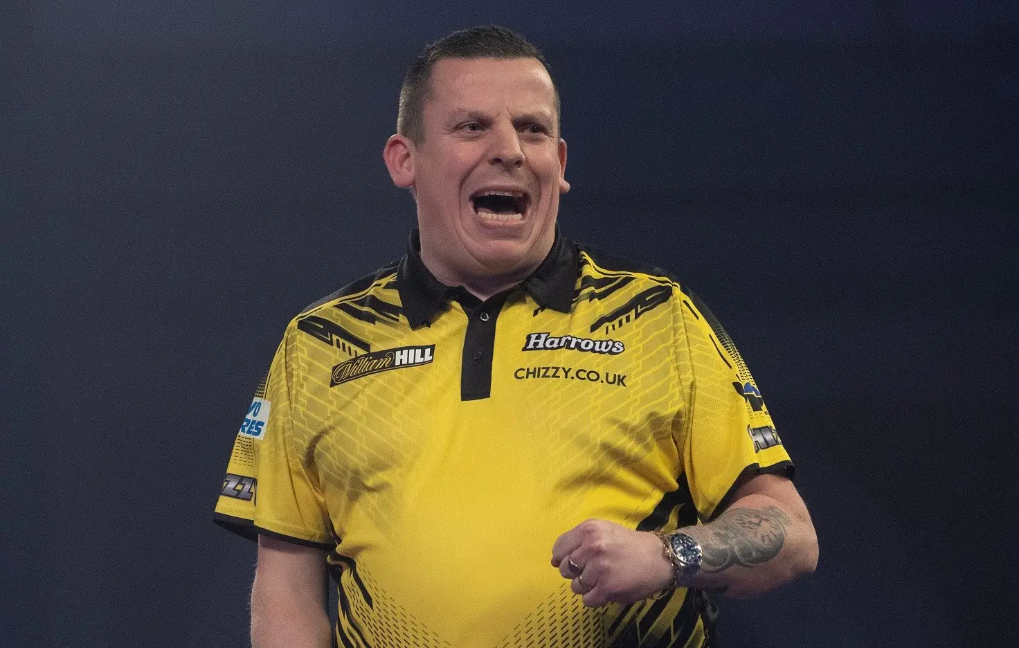 Chisnall verslaat Van den Bergh en treft Van Gerwen in kwartfinale WK Darts