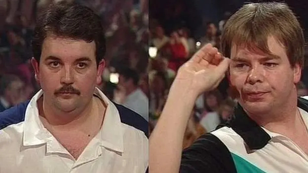 THROWBACK VIDEO: Taylor overleeft zes matchdarts in WK-finale voor tweede wereldtitel