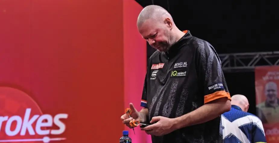 Toestand onwel geworden Van Barneveld weer stabiel; Barney hoeft niet naar ziekenhuis