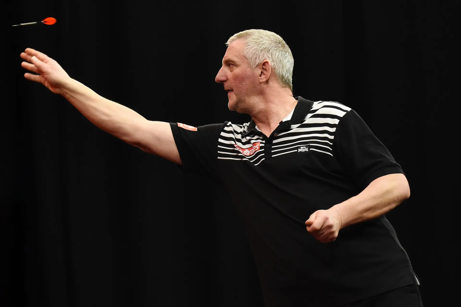 UKOPEN RD2 WAYNEJONES 02A