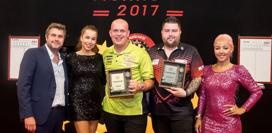 Op deze dag in ... 2017: Van Gerwen wint Austrian Darts Open na heerlijke finale tegen Smith