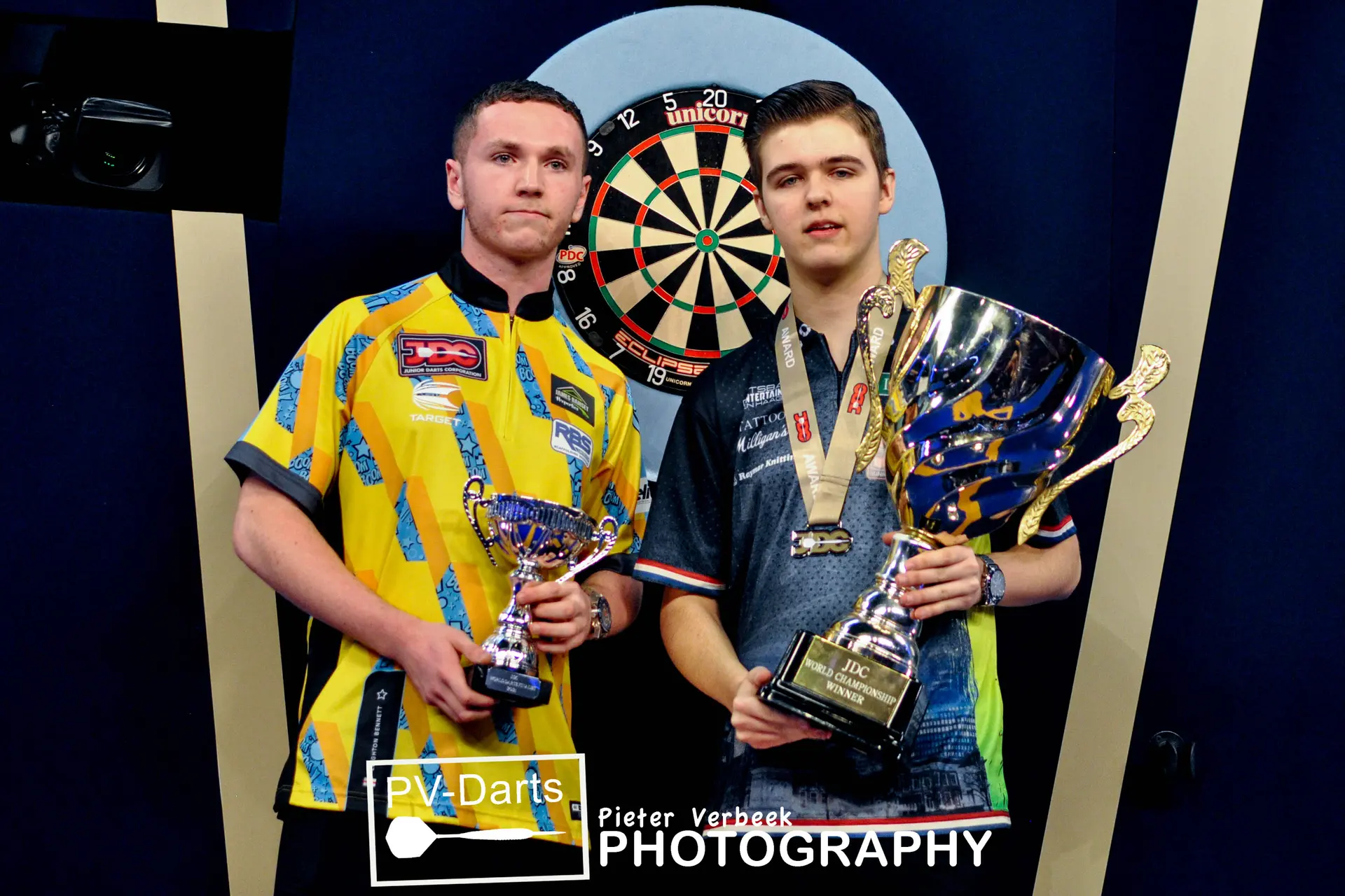 17-jarige Bradly Roes pakt JDC-wereldtitel in Alexandra Palace