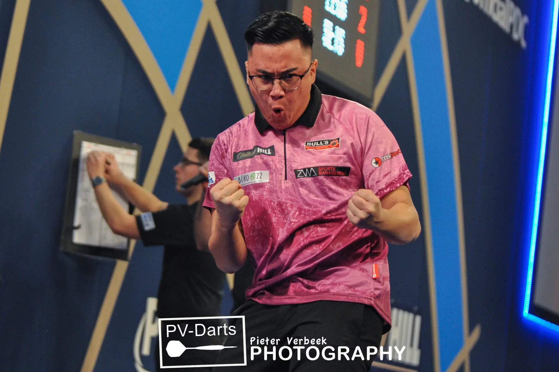 Rusty-Jake Rodriguez in navolging van broer Rowby-John naar tweede ronde op WK Darts