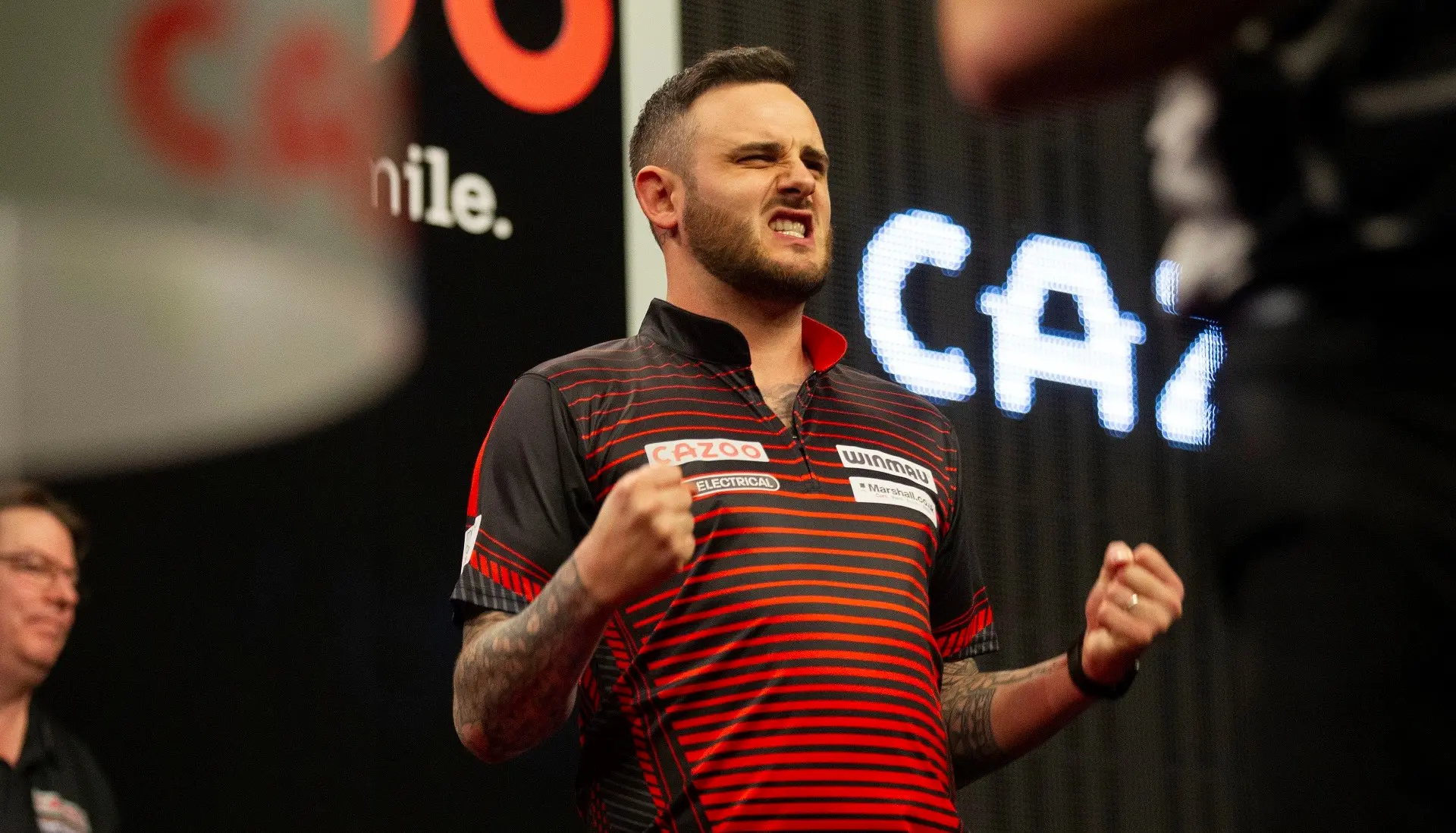 Cullen ten koste van Wright naar play-offs Premier League Darts