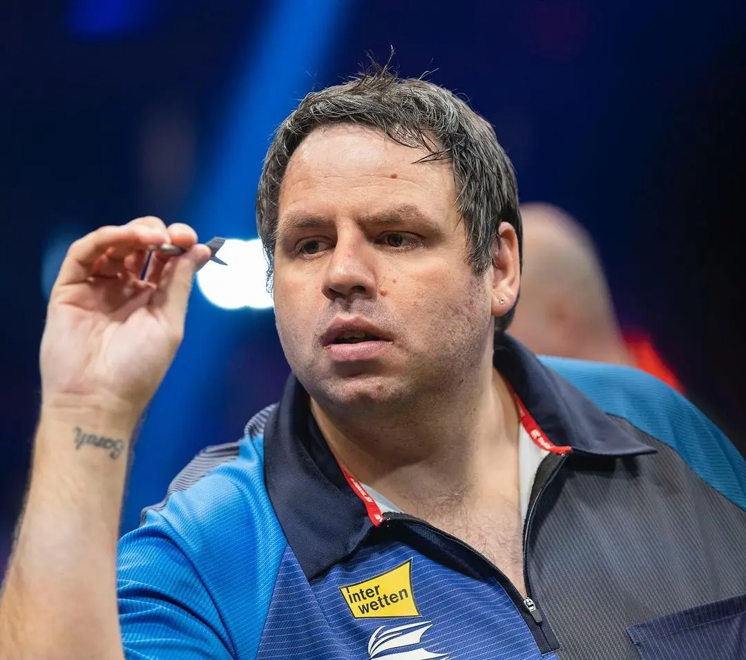Tweevoudig wereldkampioen Adrian Lewis gaat na ruim twee jaar afwezigheid definitief comeback maken