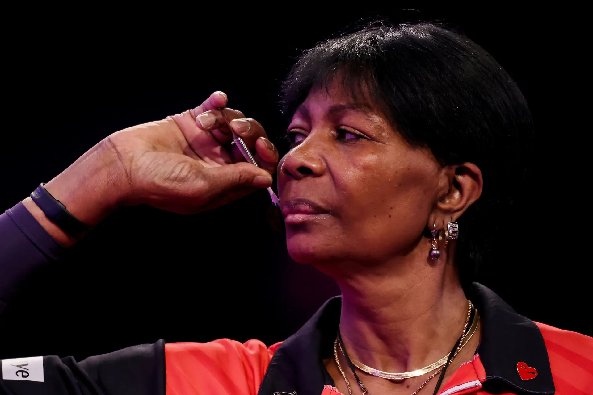 Hedman ziet racisme in darts met de tijd mee veranderen: 'Het is meer ondergronds en niet meer in je gezicht'