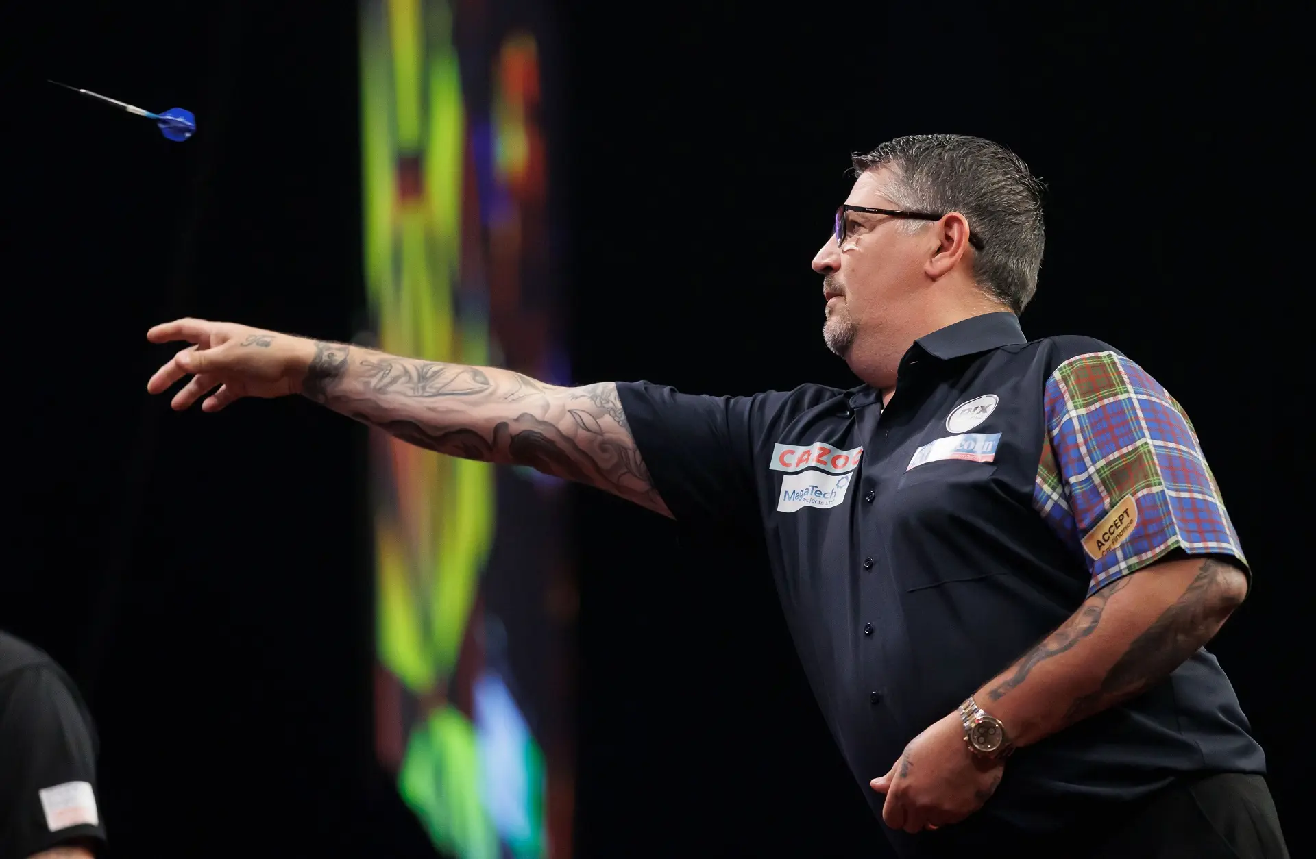 Anderson bereikt tweede ronde op US Darts Masters, zwakke Sherrock onderuit tegen Gates