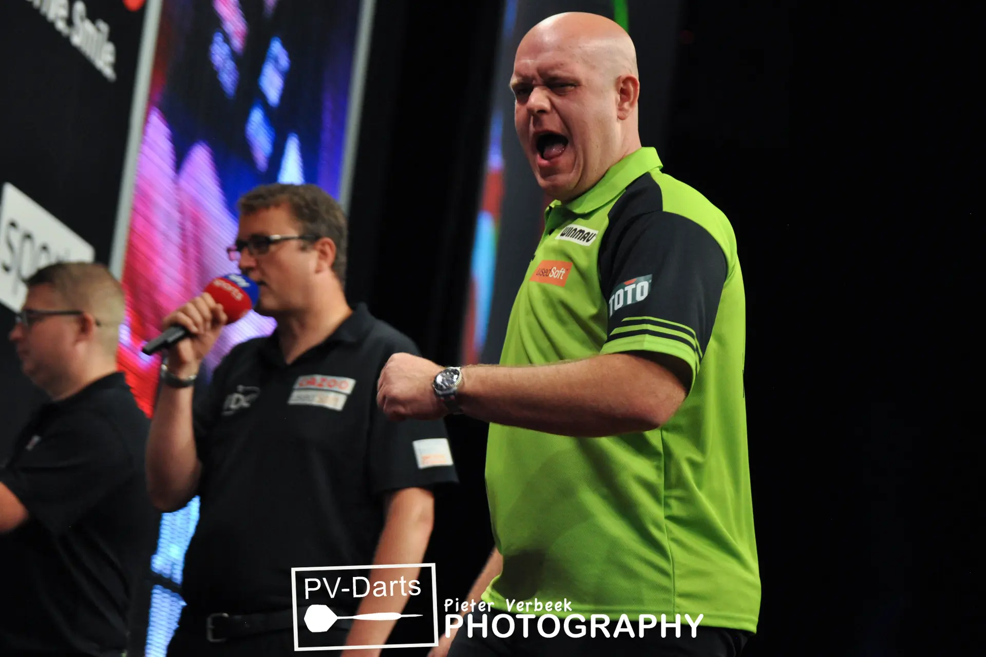 Van Gerwen wint voor het eerst in anderhalf jaar major-titel en pakt eindzege in Premier League Darts