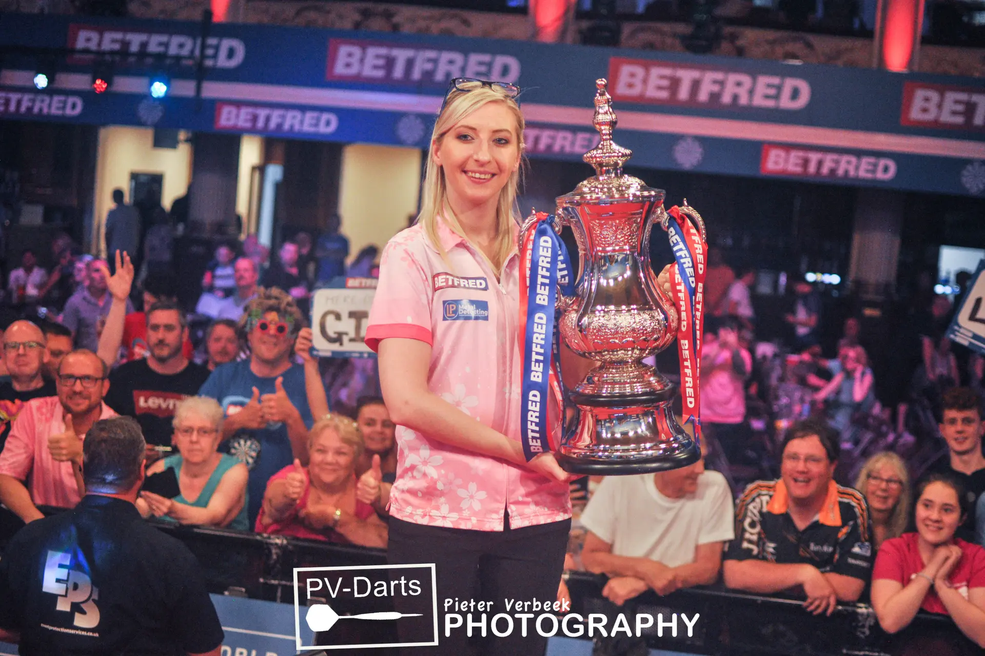 Sherrock wint ten koste van De Graaf eerste editie Women's World Matchplay