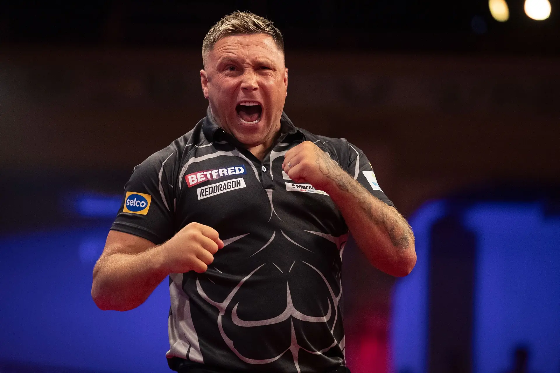 (VIDEO) Price eerste darter ooit met vier negendarters in kalenderjaar