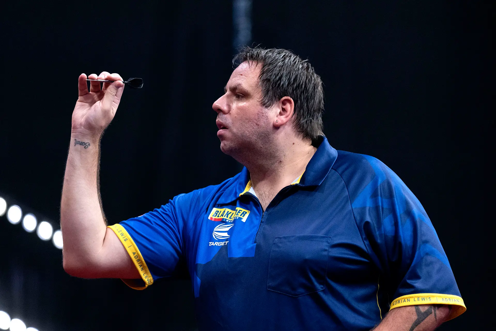 Adrian Lewis twijfelt over rentree in 2026: "Ik wil er pas staan als ik 100% klaar ben"