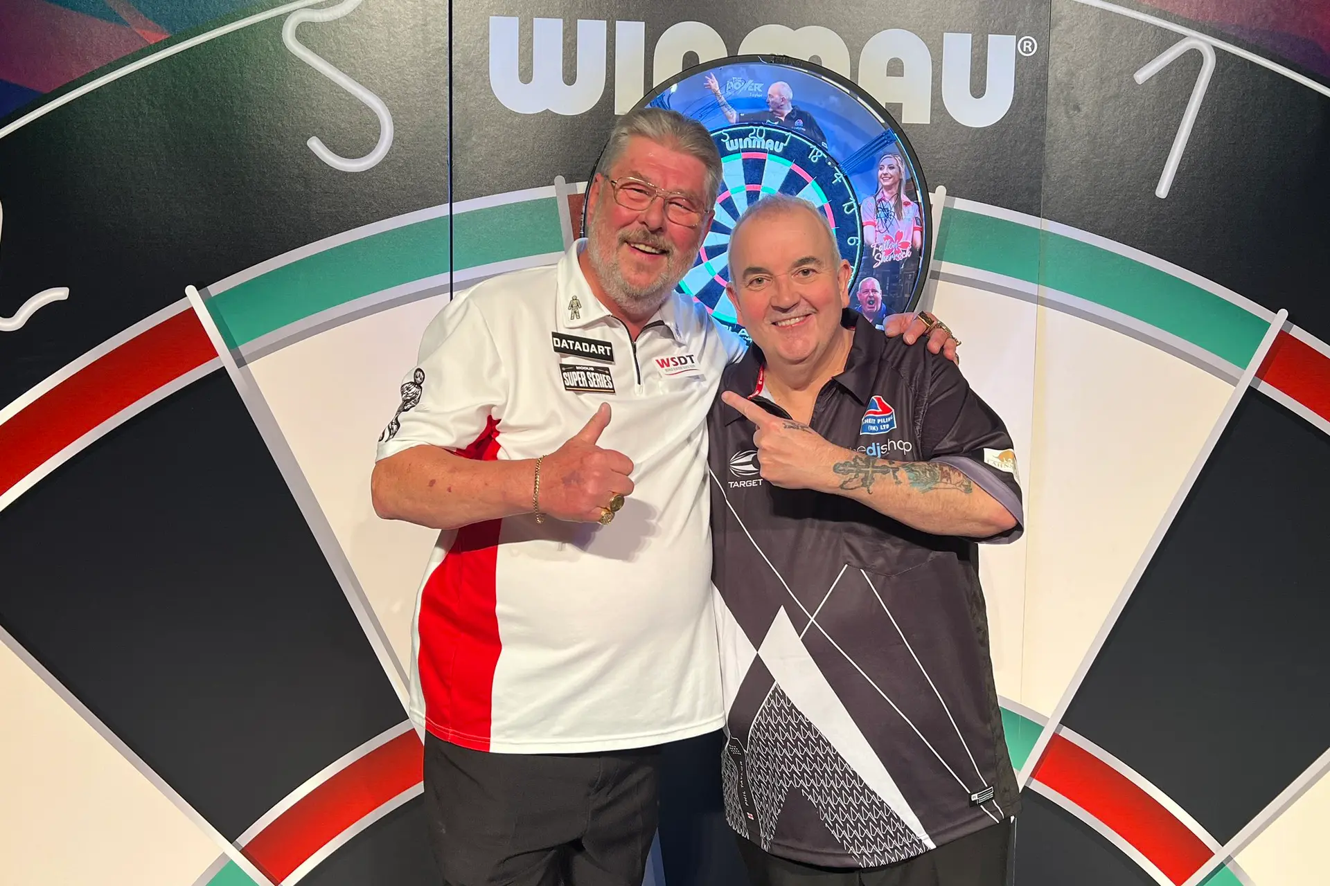 Adams wint demonstratietoernooi na zeges op Sherrock en Taylor