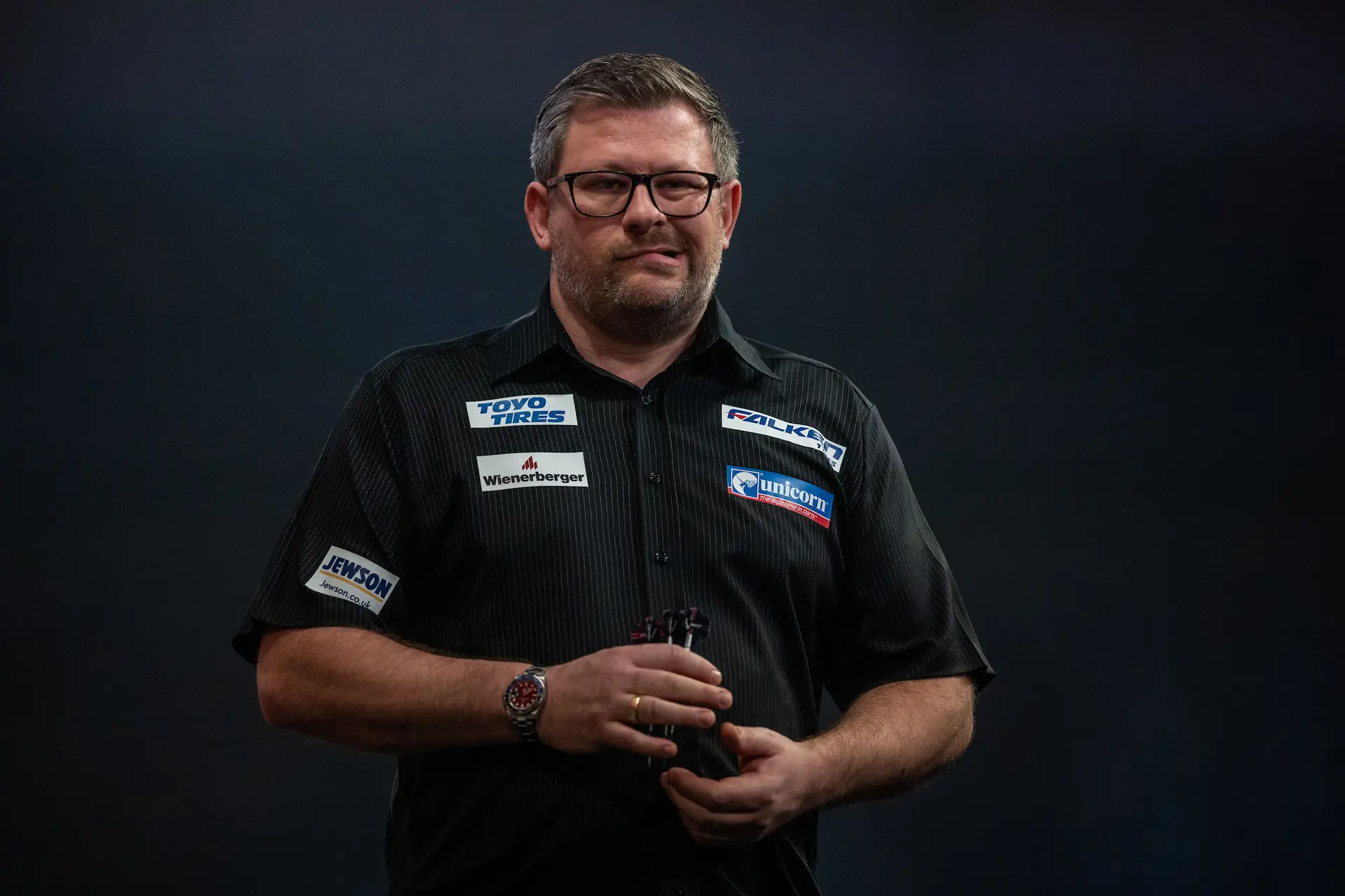 Wade blikt terug op veelbesproken incident op WK Darts: ''Iedereen viel over elkaar heen om mij een racist, pestkop of misdager te noemen''