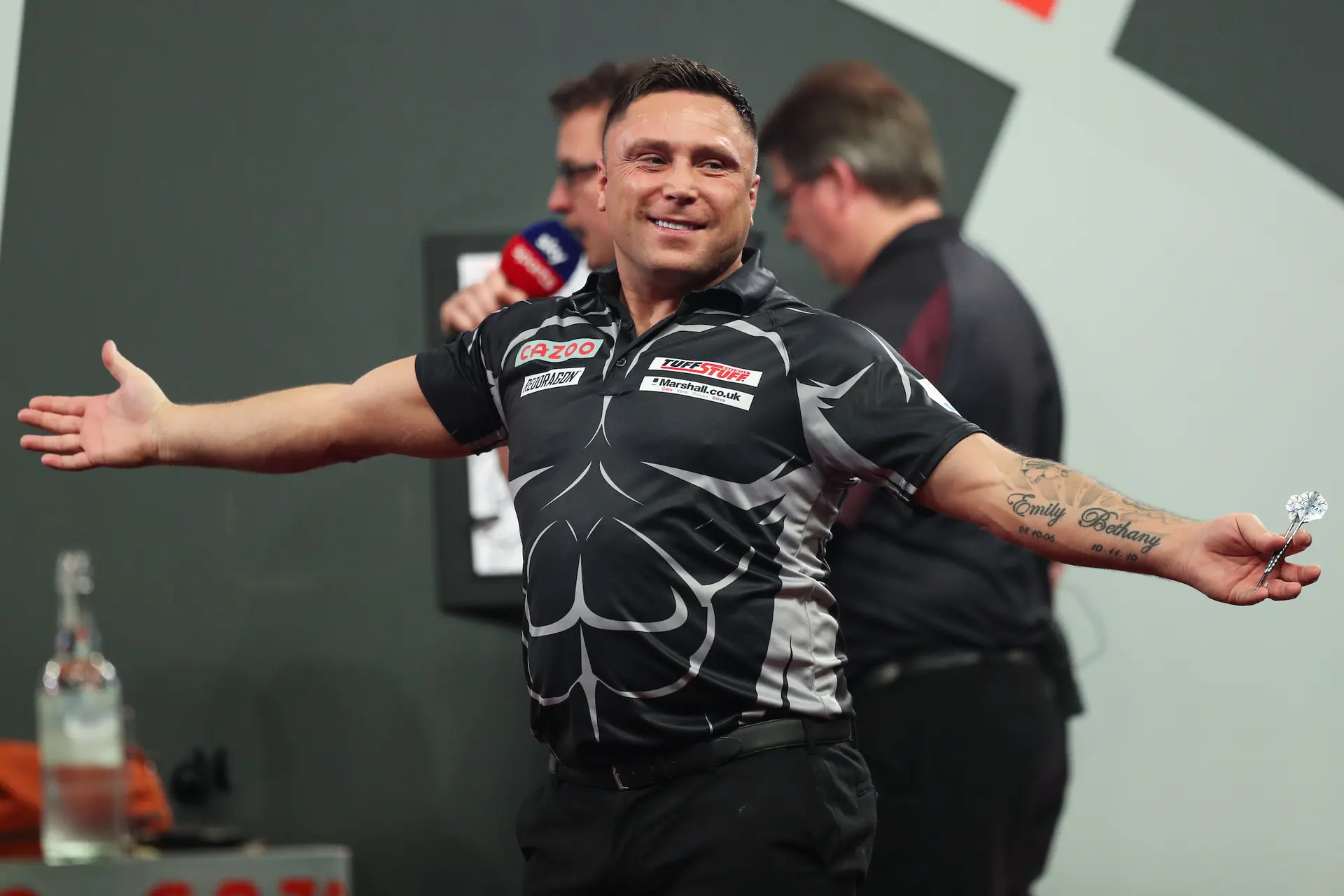 Price eerste kwartfinalist op het WK Darts