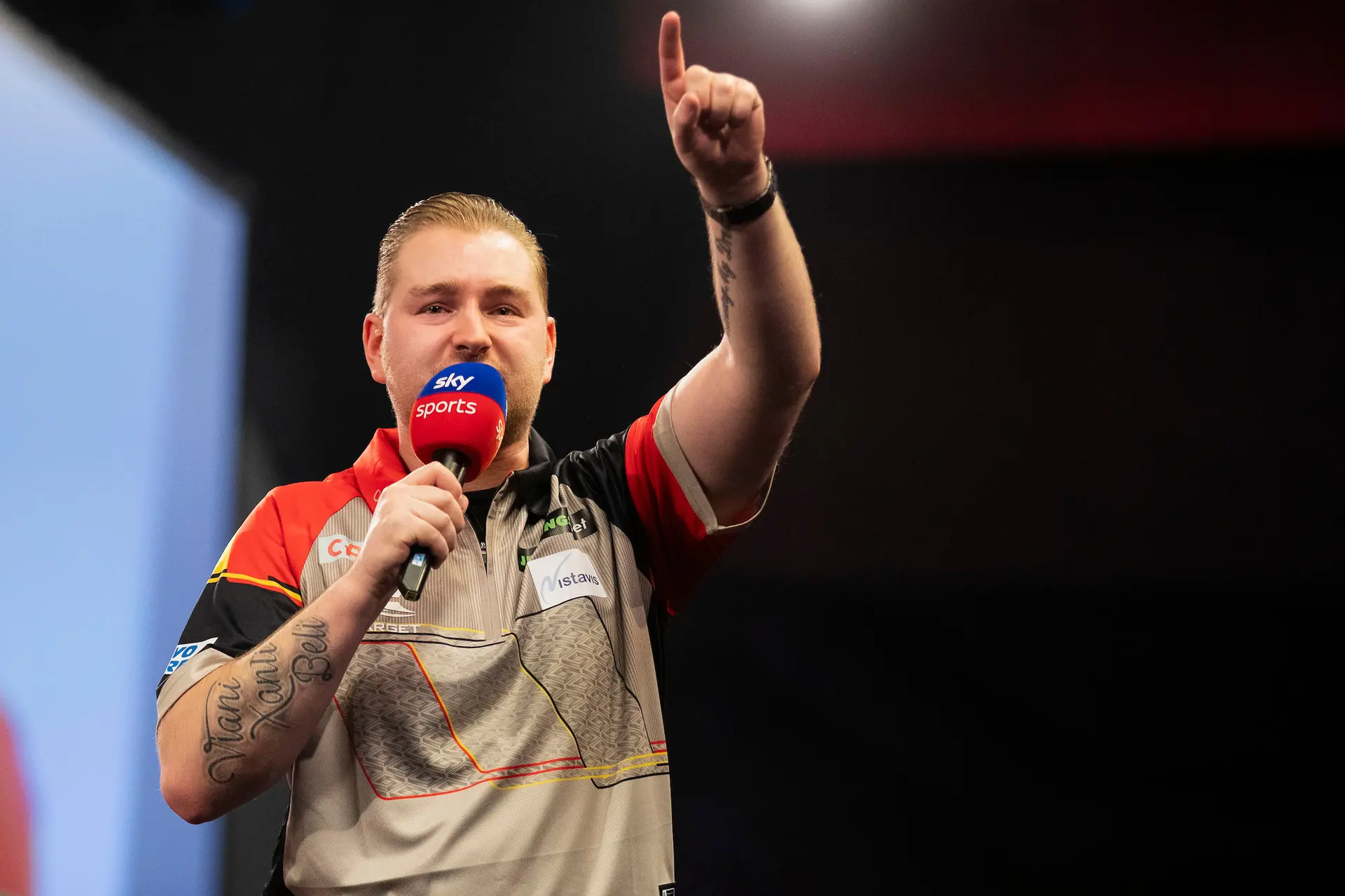 Speech Van den Bergh op WK-podium leidt tot ongemak: "Ik kan hier niet naar kijken"
