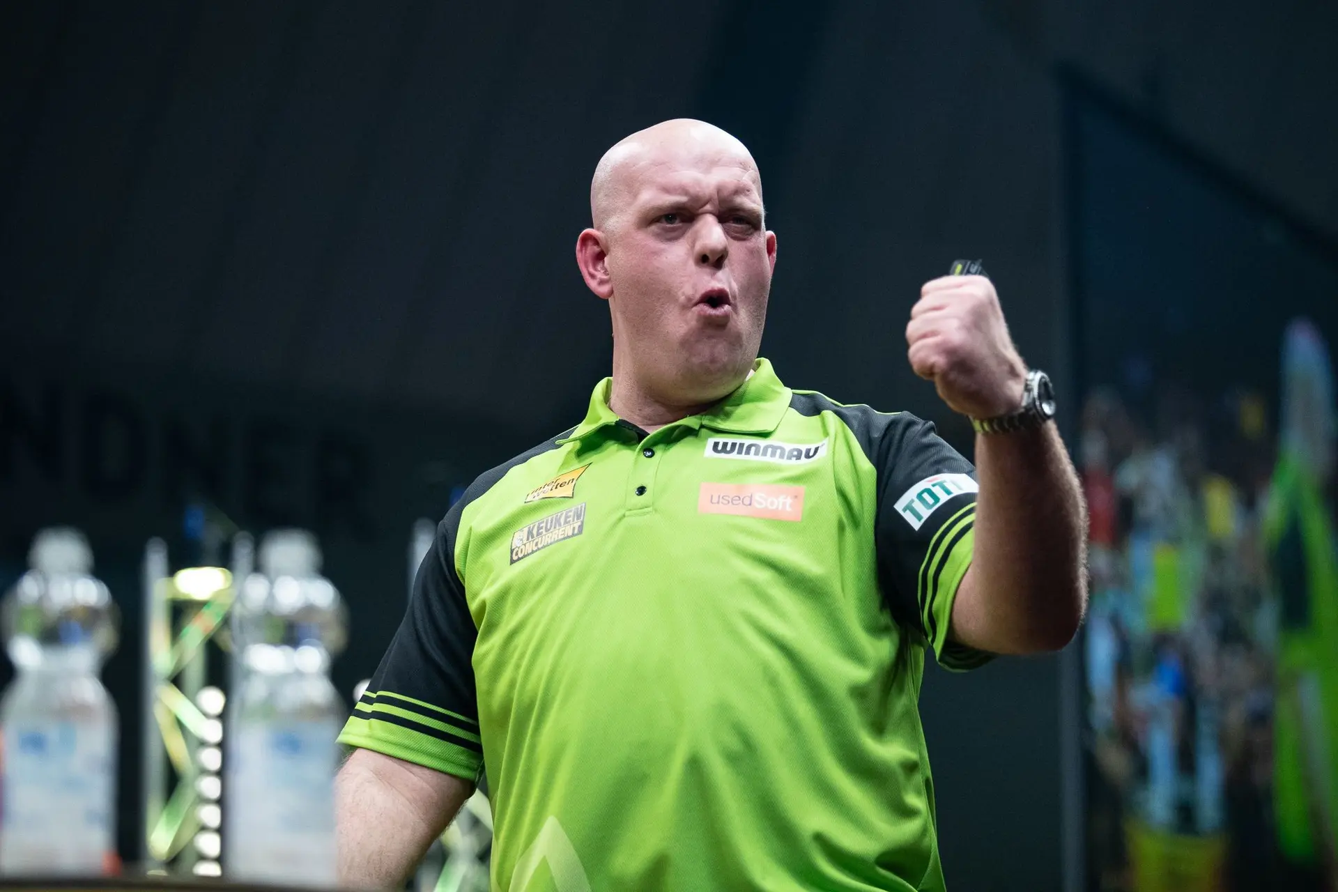 Van Gerwen overtuigend langs Van den Bergh; Price wint met 110 gemiddeld van Michael Smith