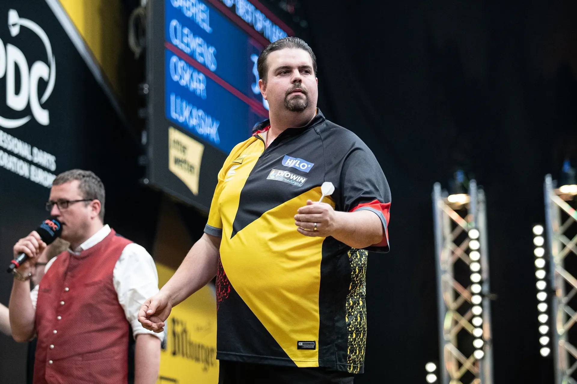 Clemens verlengt contract met Target Darts