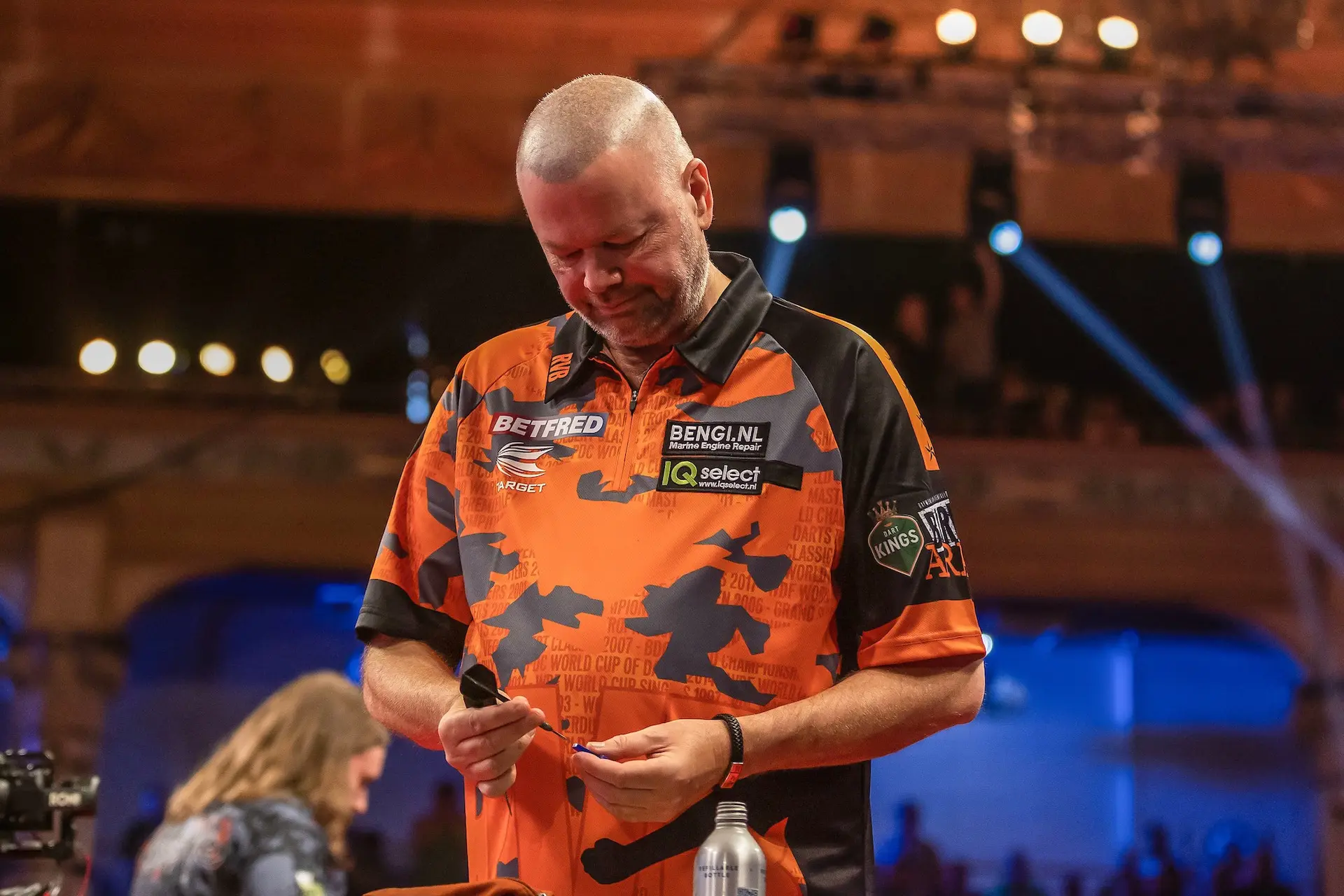 Uitschakeling komt als een mokerslag aan bij Van Barneveld: ''Is dit het allemaal nog wel waard?''