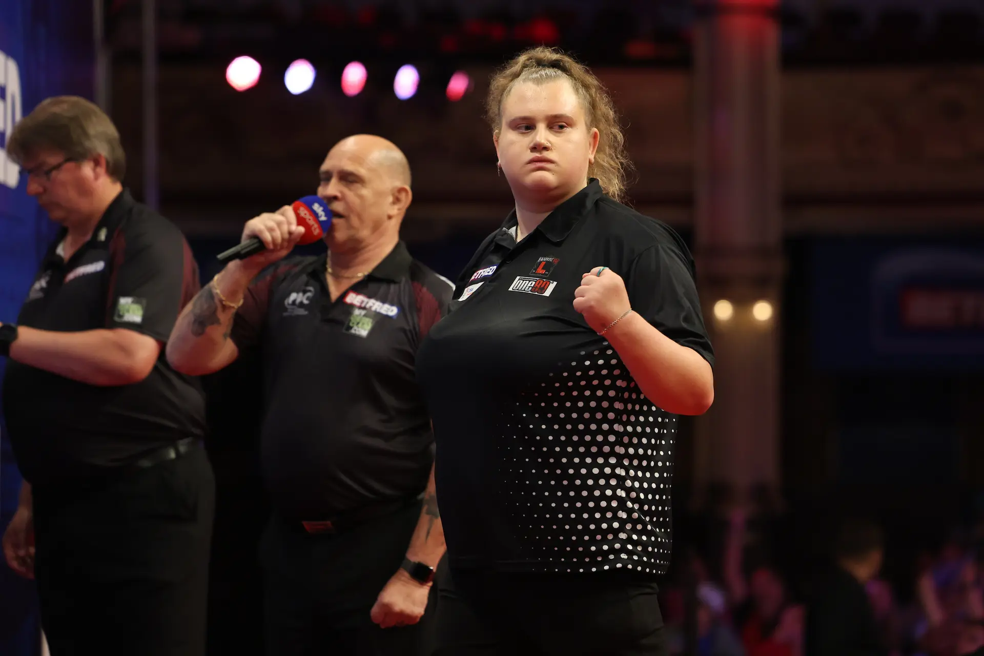 Greaves geeft nieuwe serie op PDC Women's Series een vervolg en pakt vierde titel op rij