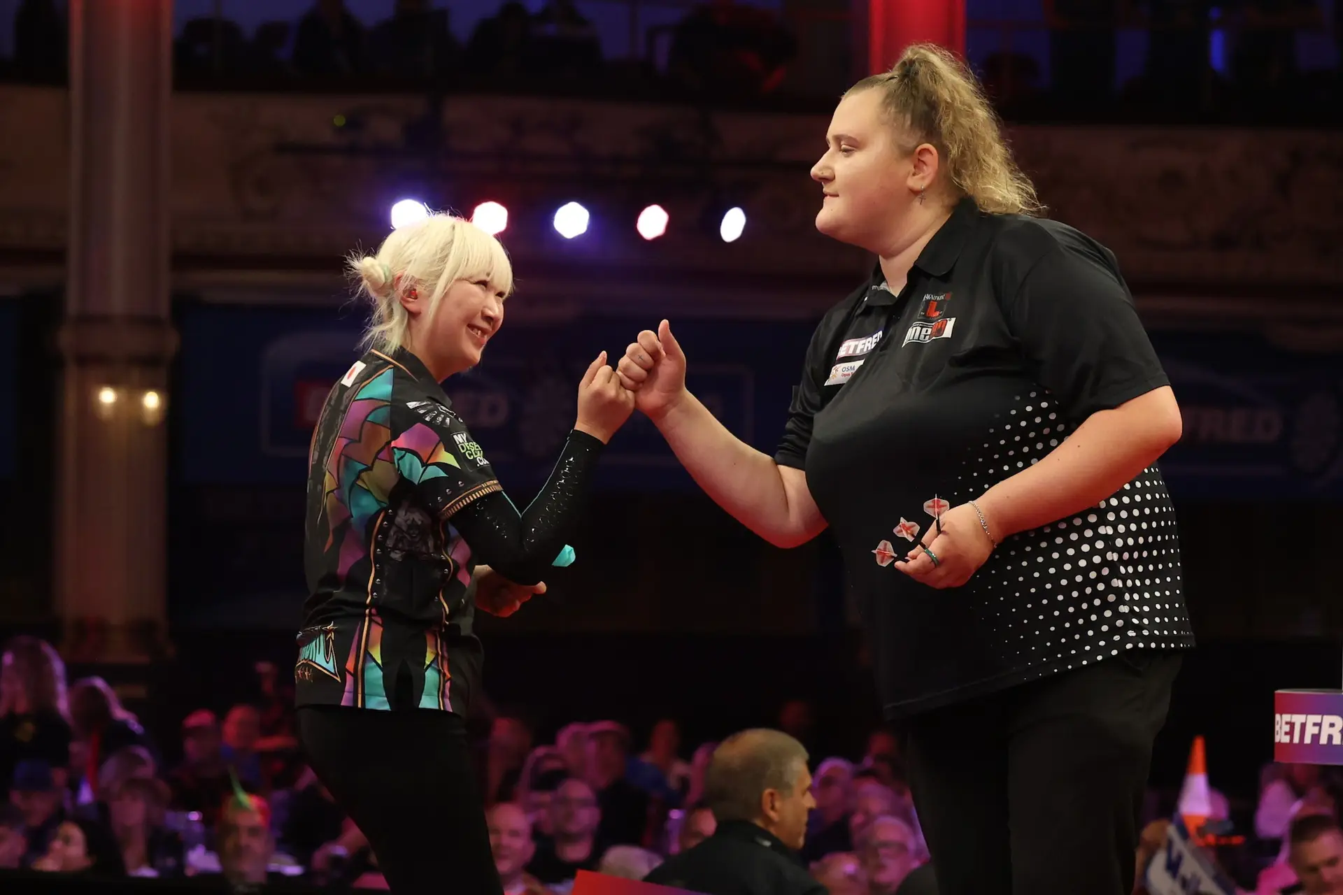 Greaves stelt eerste plek op PDC Women's Series Order of Merit veilig; Suzuki dichtbij terugkeer op WK Darts