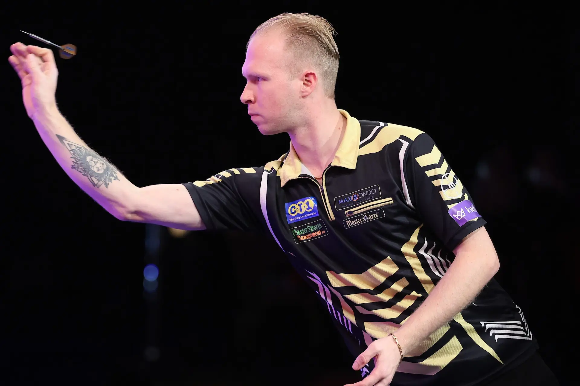 Dennie Olde Kalter wint als vierde Nederlander ooit Europese titel in singlestoernooi op WDF Europe Cup