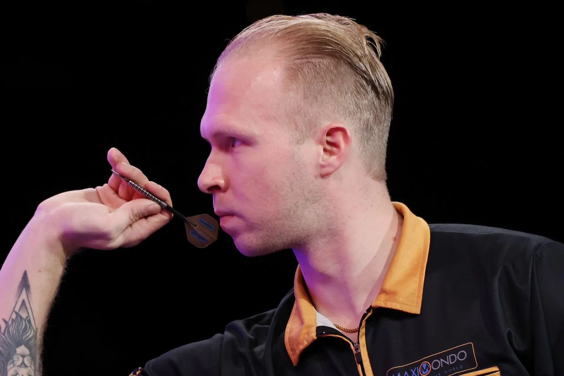 LIVEBLOG PDC European Q-School Dag Zes (GESLOTEN): Dennie Olde Kalter wint de Tour card op de European Q-school!