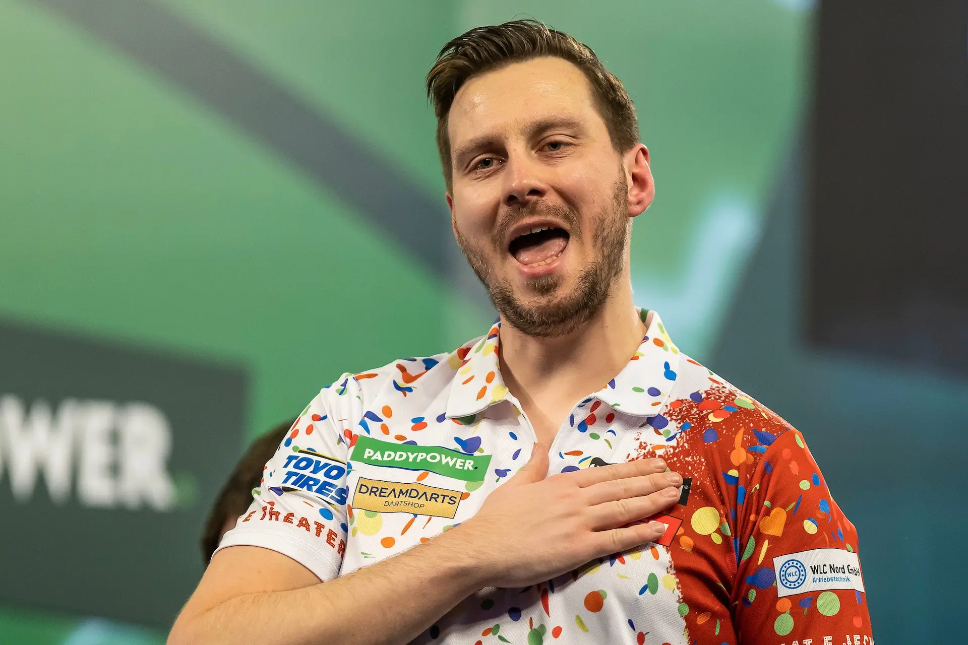 Waanzinnige Florian Hempel verslaat Dimitri van den Bergh opnieuw op het WK Darts