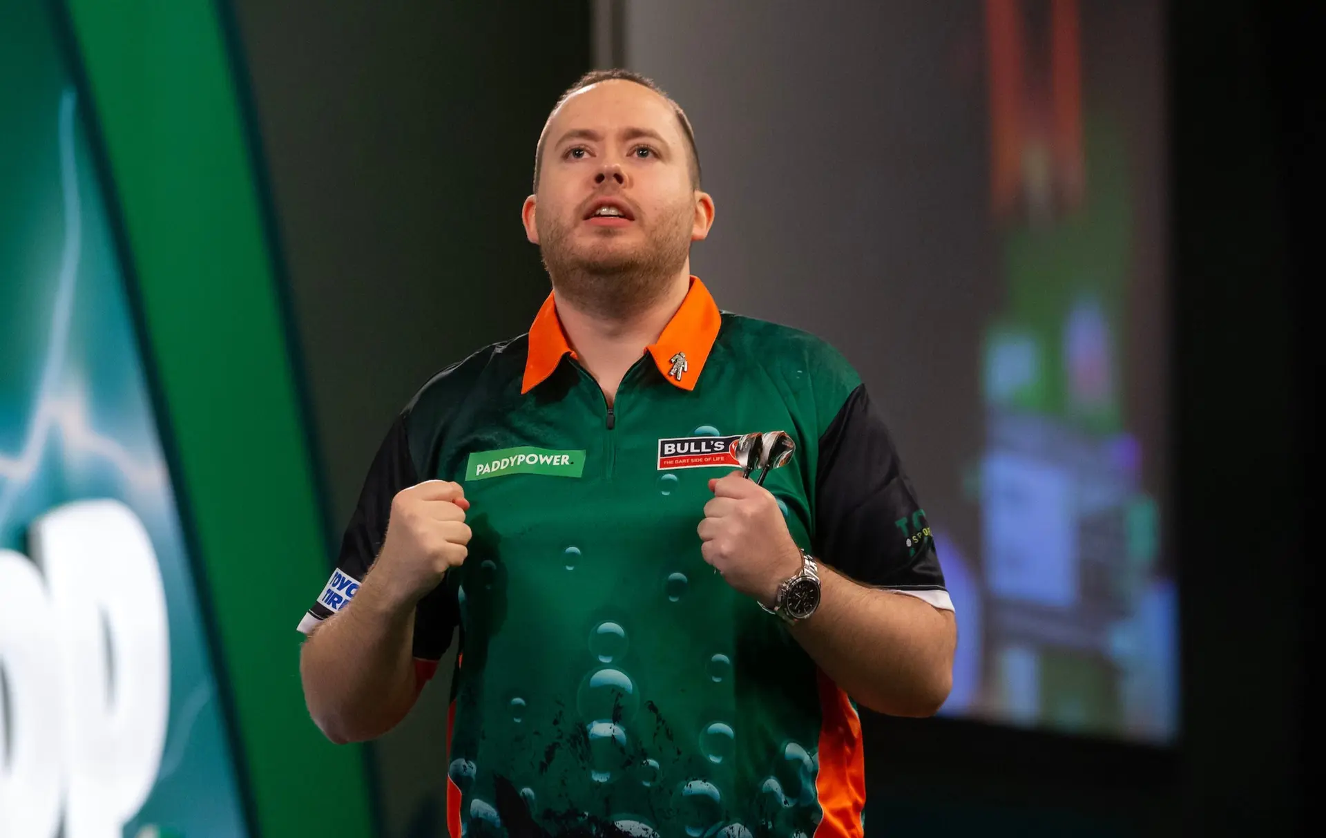 Steve Lennon wint PDC Tour Card direct terug op UK Q-School