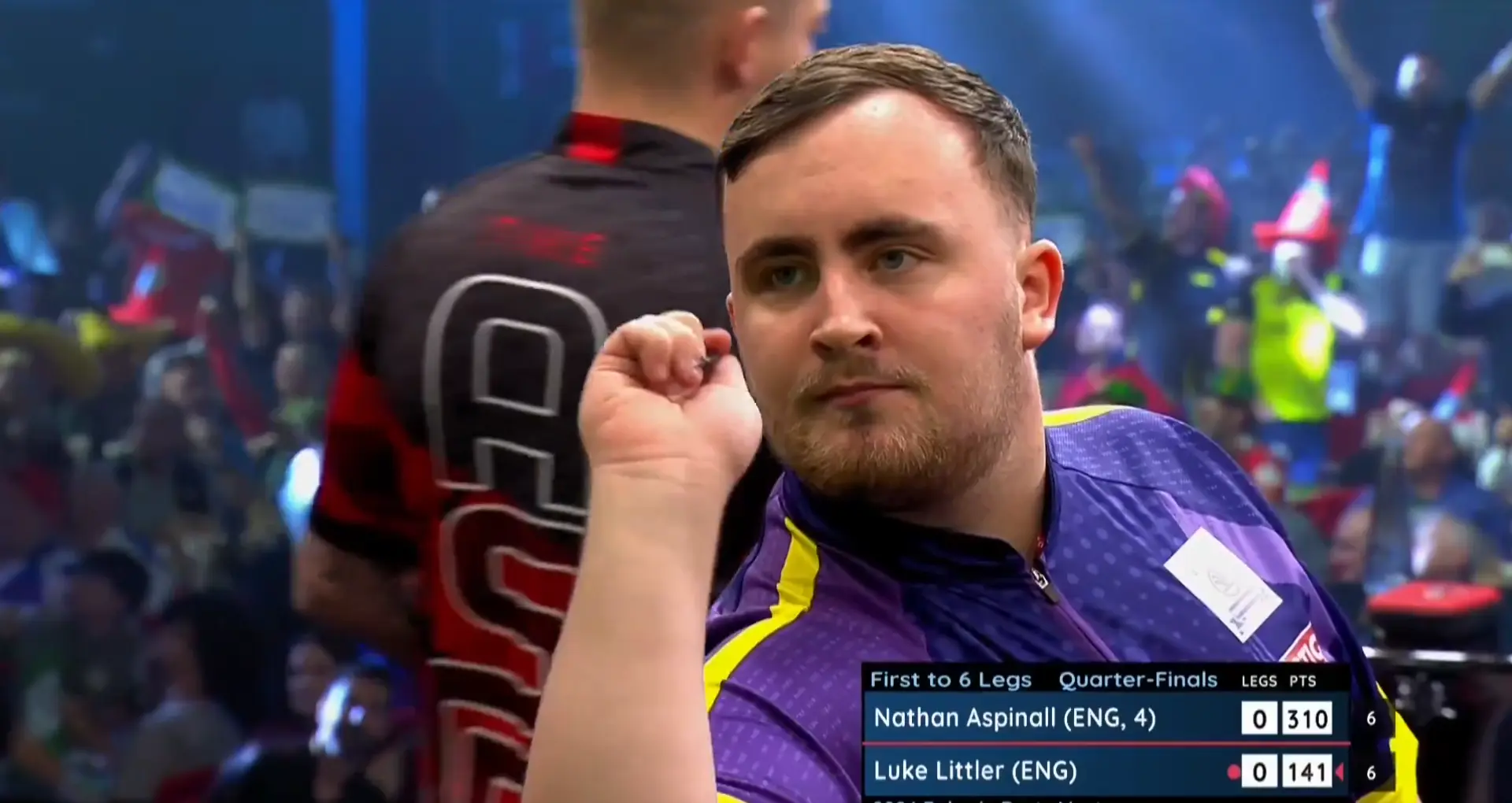 VIDEO: Luke Littler gooit als jongste darter ooit een negendarter tijdens televisietoernooi