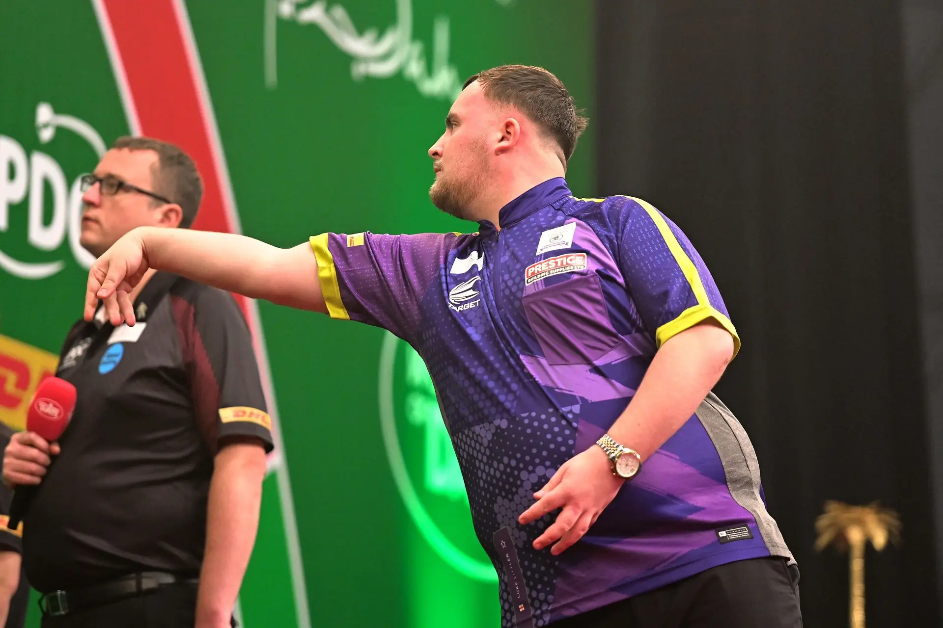 Luke Littler treedt in voetsporen dartslegende Phil Taylor na zeldzame negendarter