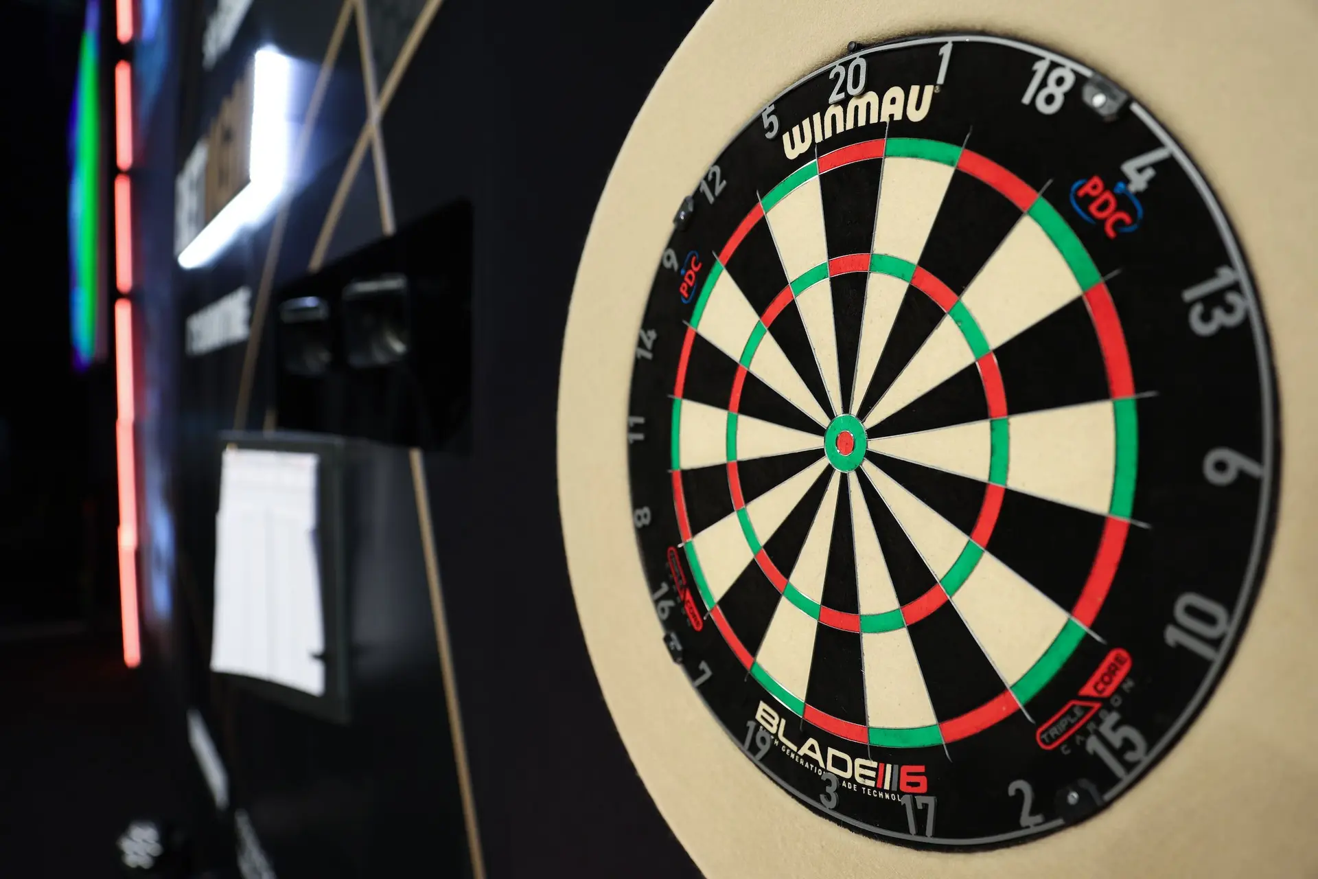 Engels toptalent gooit gemiddelde van boven 130 op Development Tour