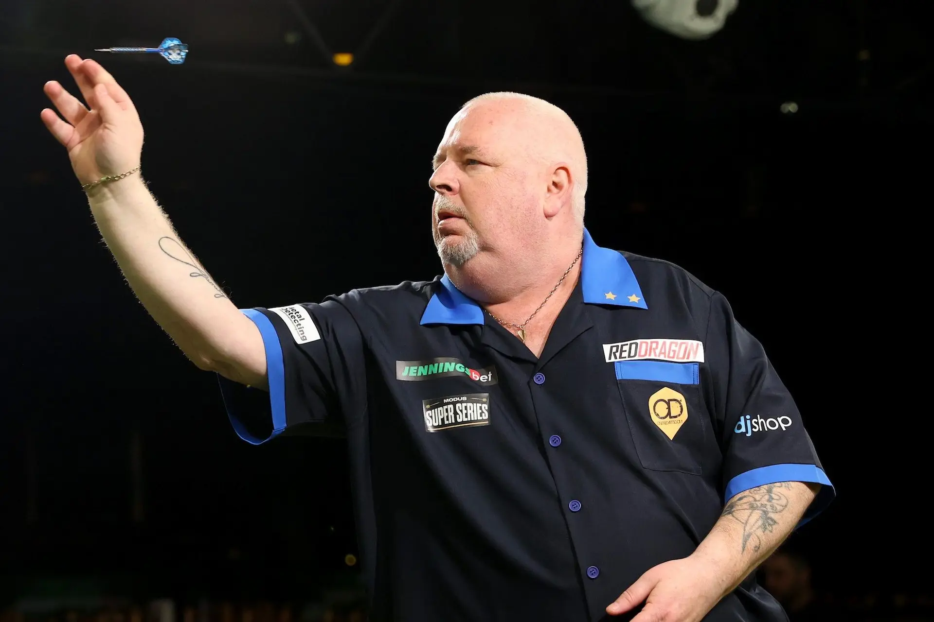 ''Het is de schuld van mijn vrouw, ze schopte me eruit'' - Robert Thornton vertelt over beginstapjes in dartswereld