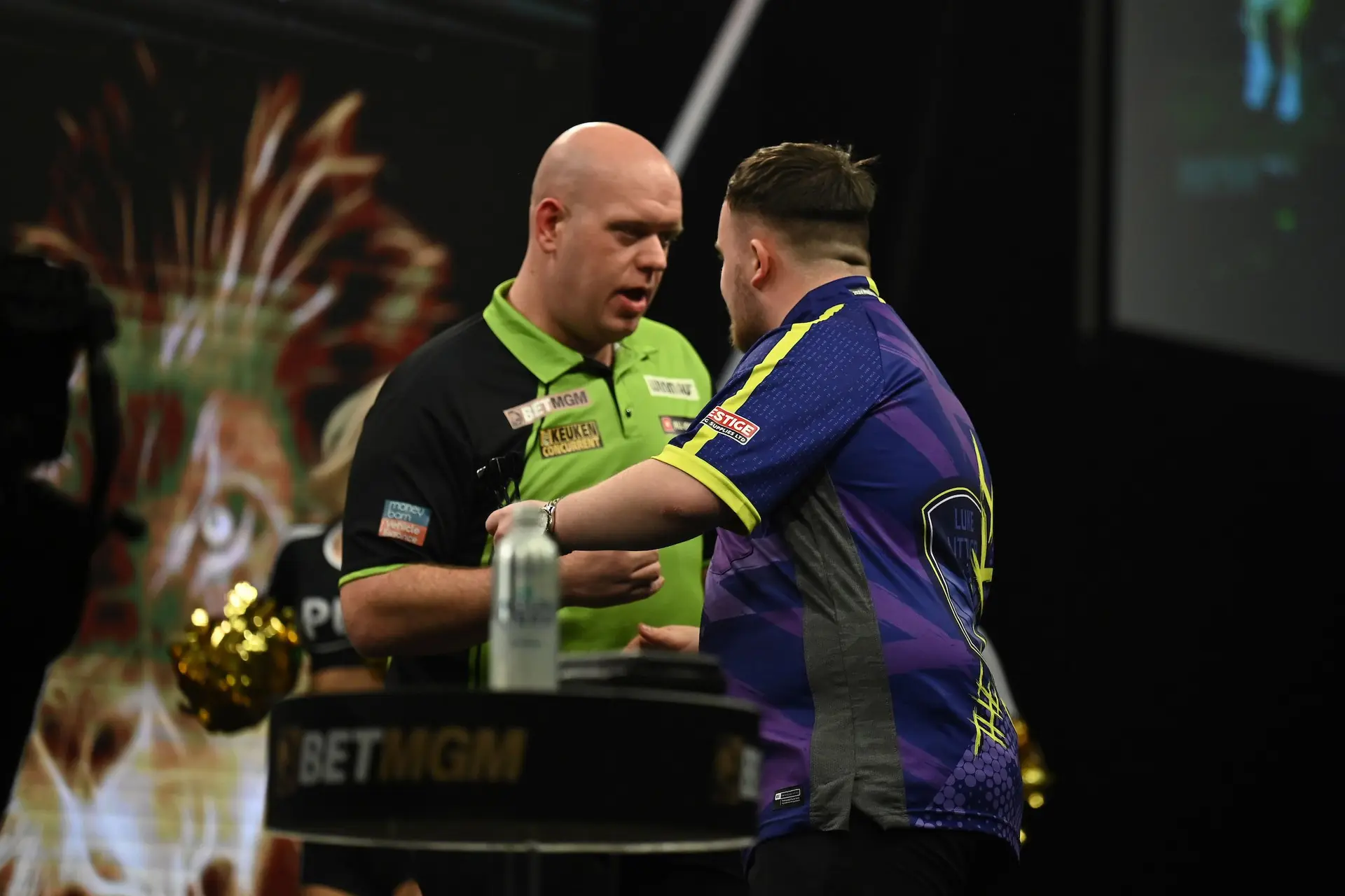 TV-gids German Darts Grand Prix 2025: dit zijn de uitzendtijden van Viaplay tijdens het paasweekend