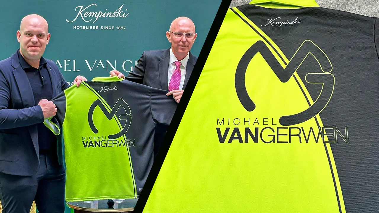 FOTO'S: Michael van Gerwen toont gloednieuw wedstrijdtenue