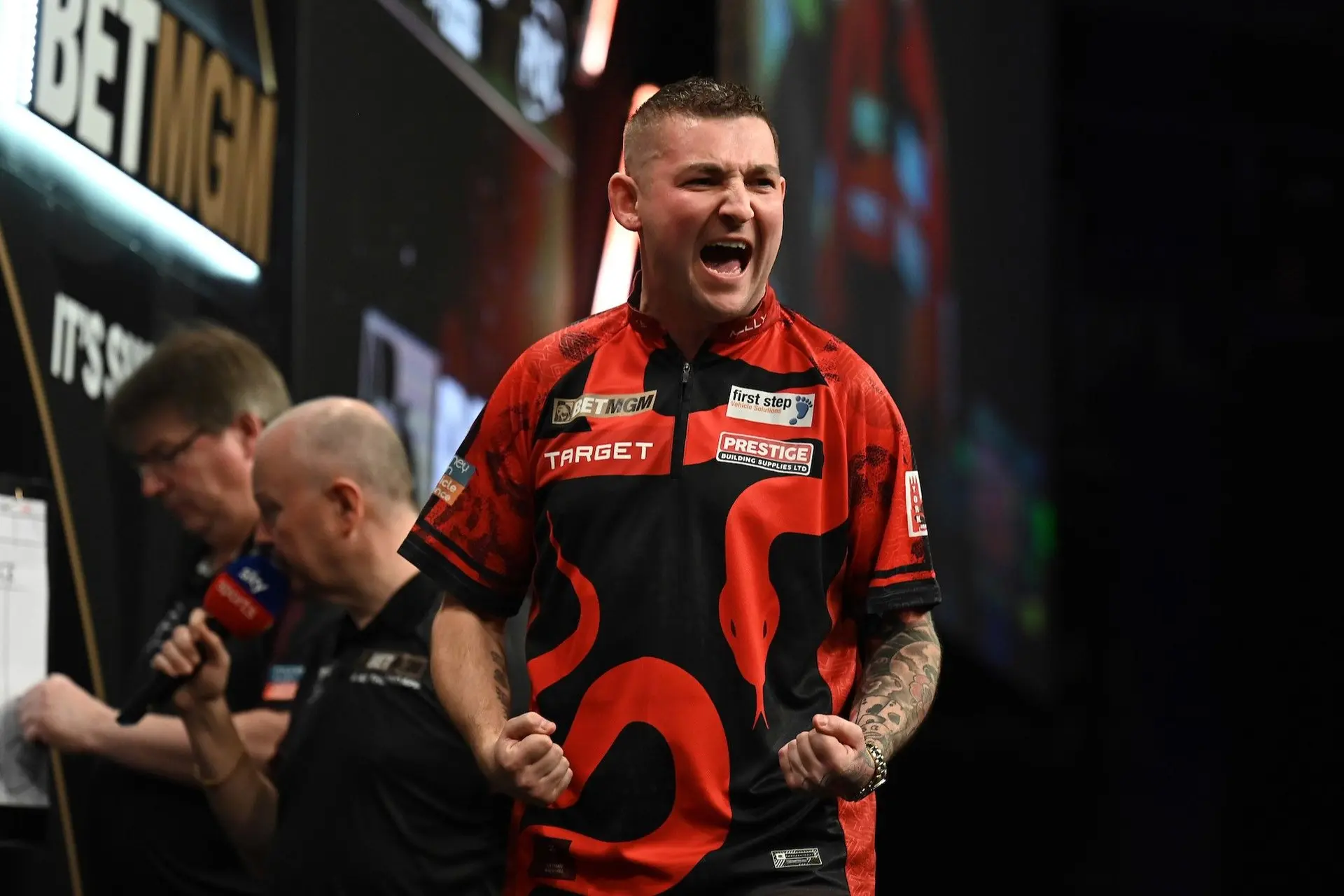 Nathan Aspinall: van 20 pond op de bank naar geslaagde dartsmiljonair