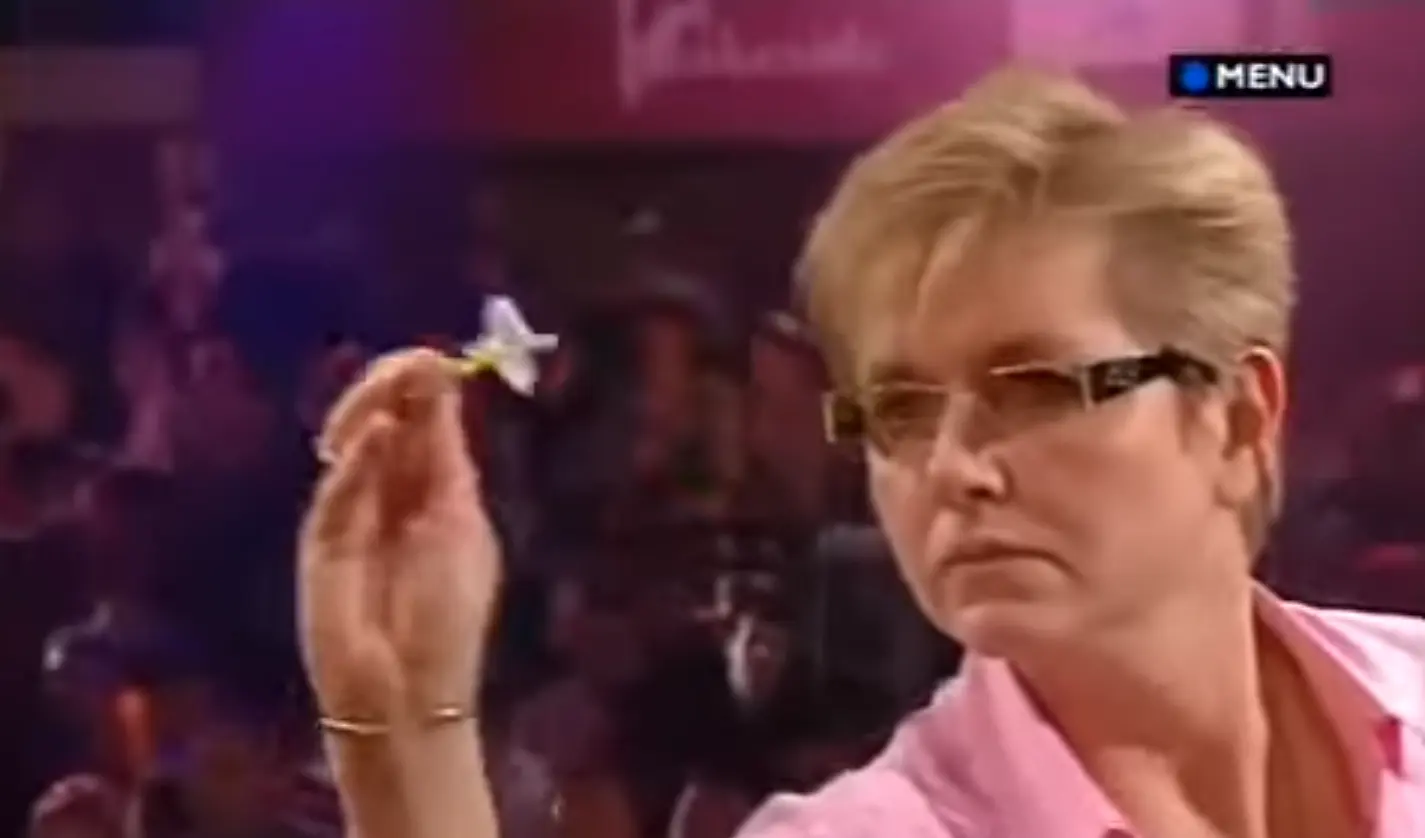 TERUG IN DE TIJD MET: Francis Hoenselaar: Nog altijd de enige Nederlandse wereldkampioen darts bij de vrouwen